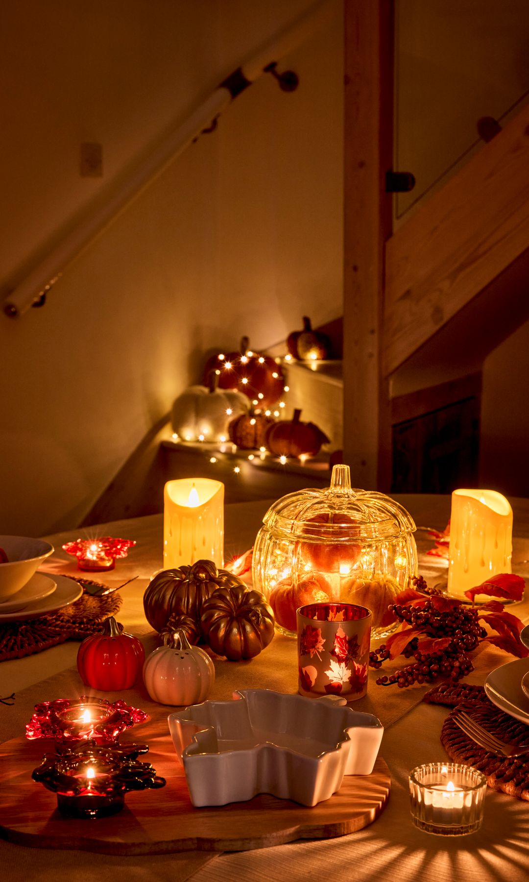 Decoración otoñal e iluminación, todo de Poundland y PEP&CO.