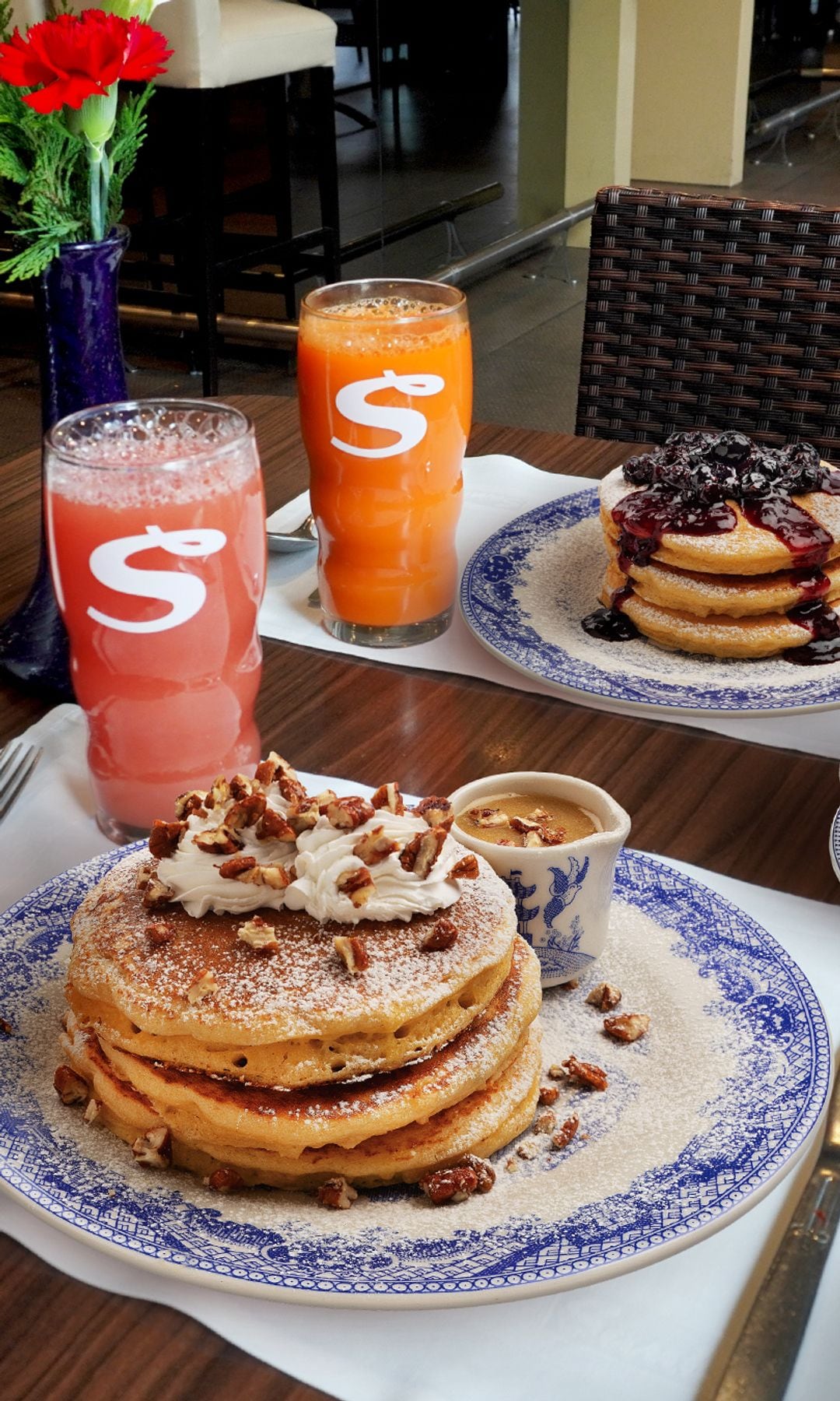  Acompaña tu desayuno con un café o un delicioso jugo.