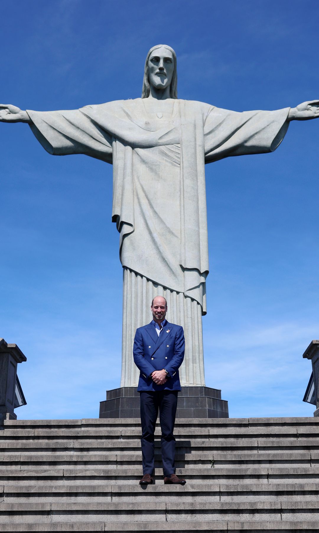 El príncipe Guillermo posa en el mismo lugar que su madre 34 años después
