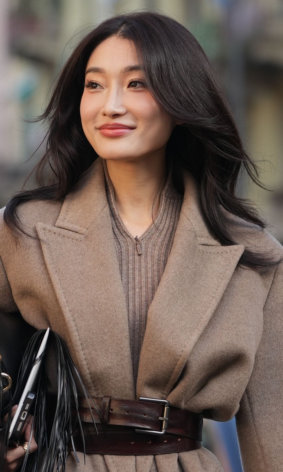  Flequillo largo y abierto