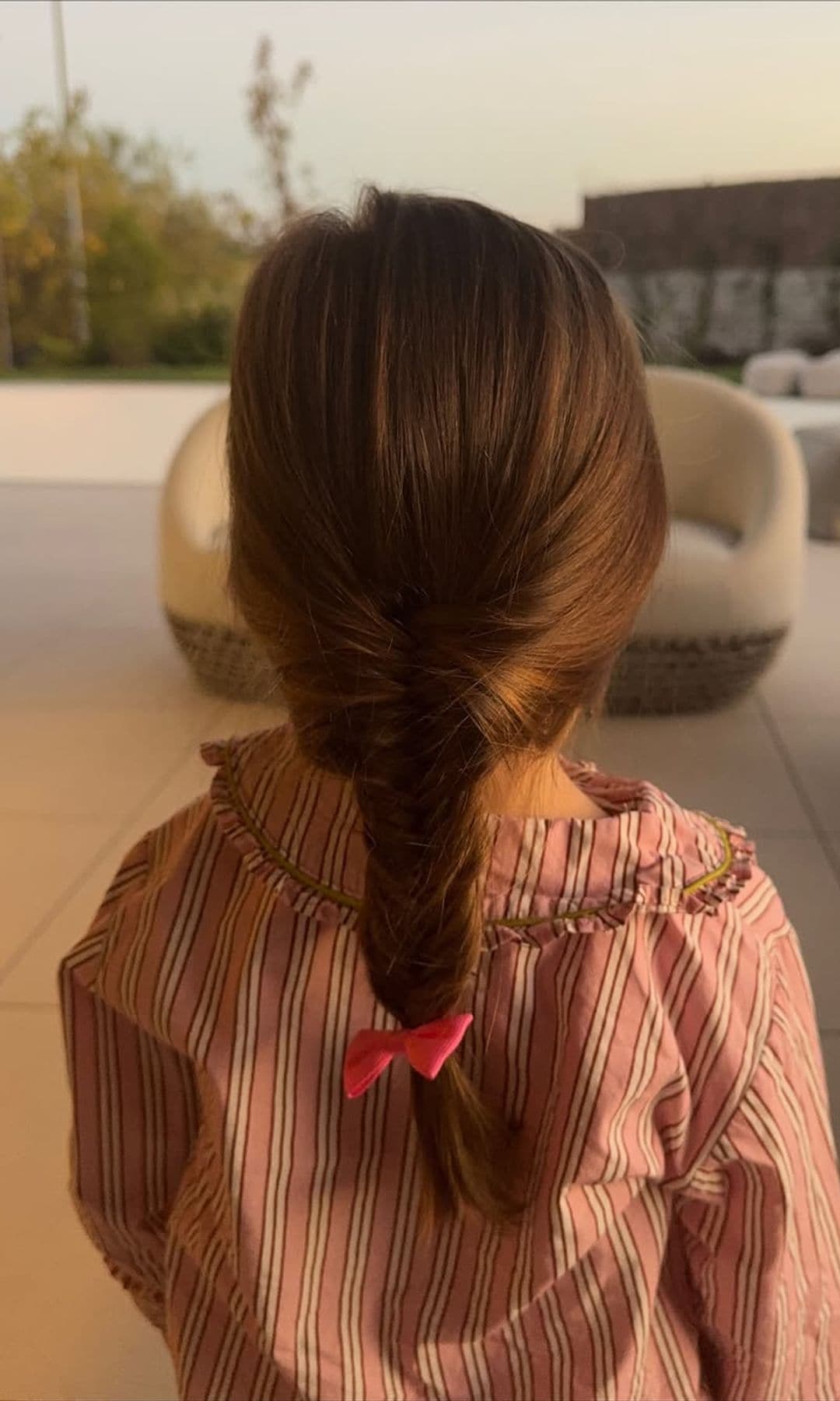 La trenza de pelo de Gala, la hija mayor de Violeta y Fabio