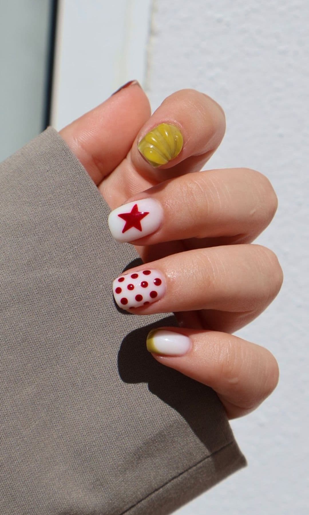 Manicura con diseño variado