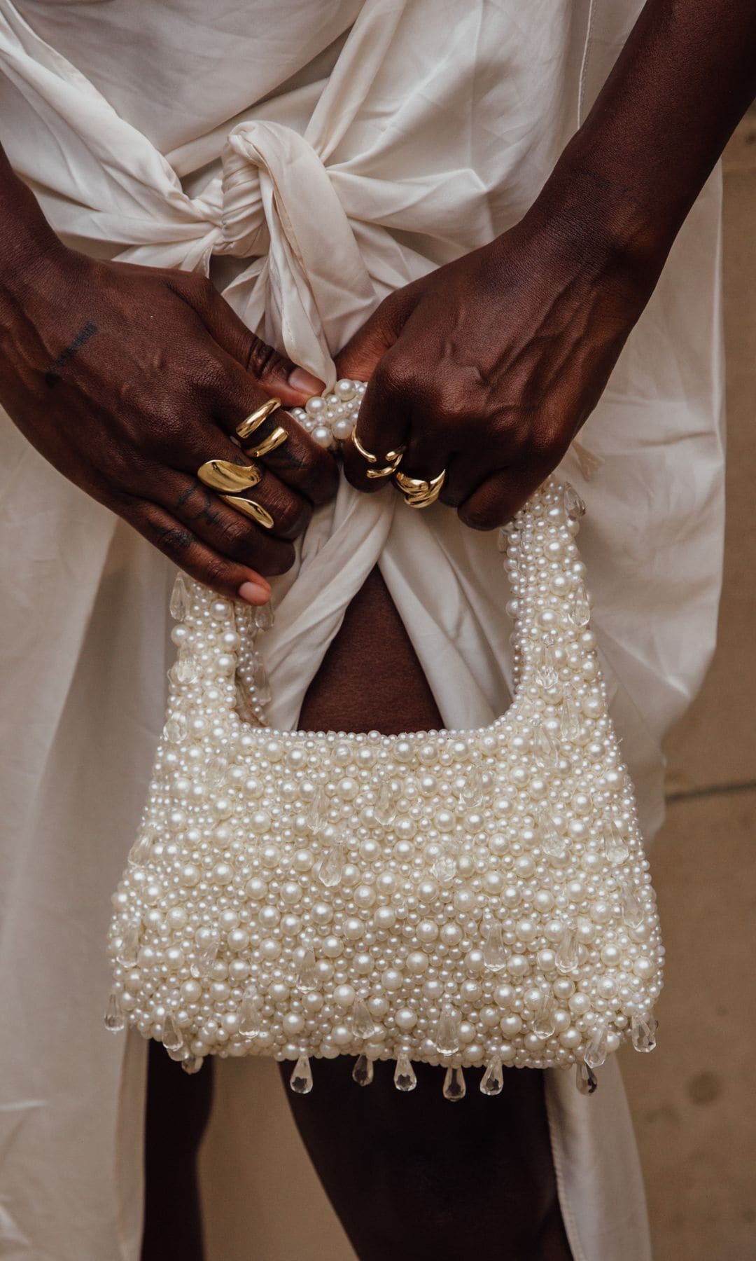 Bolso de invitada con perlas