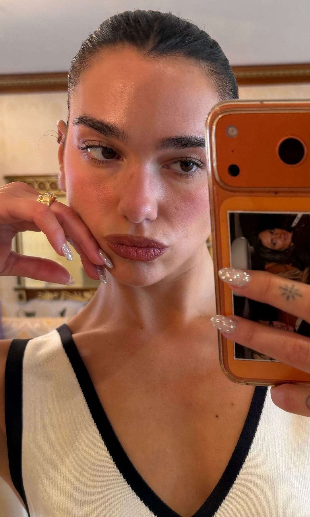Maquillaje veraniego de Dua Lipa