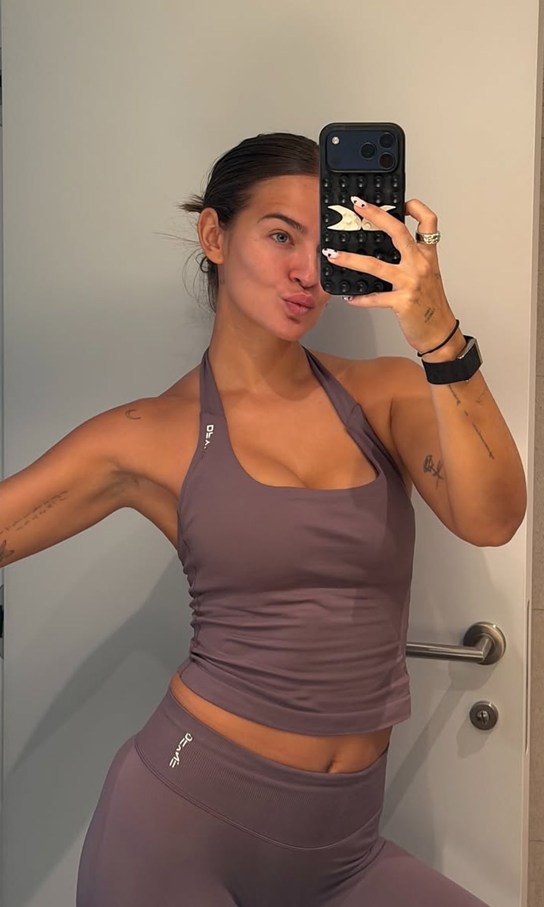 Laura Escanes con ropa deportiva