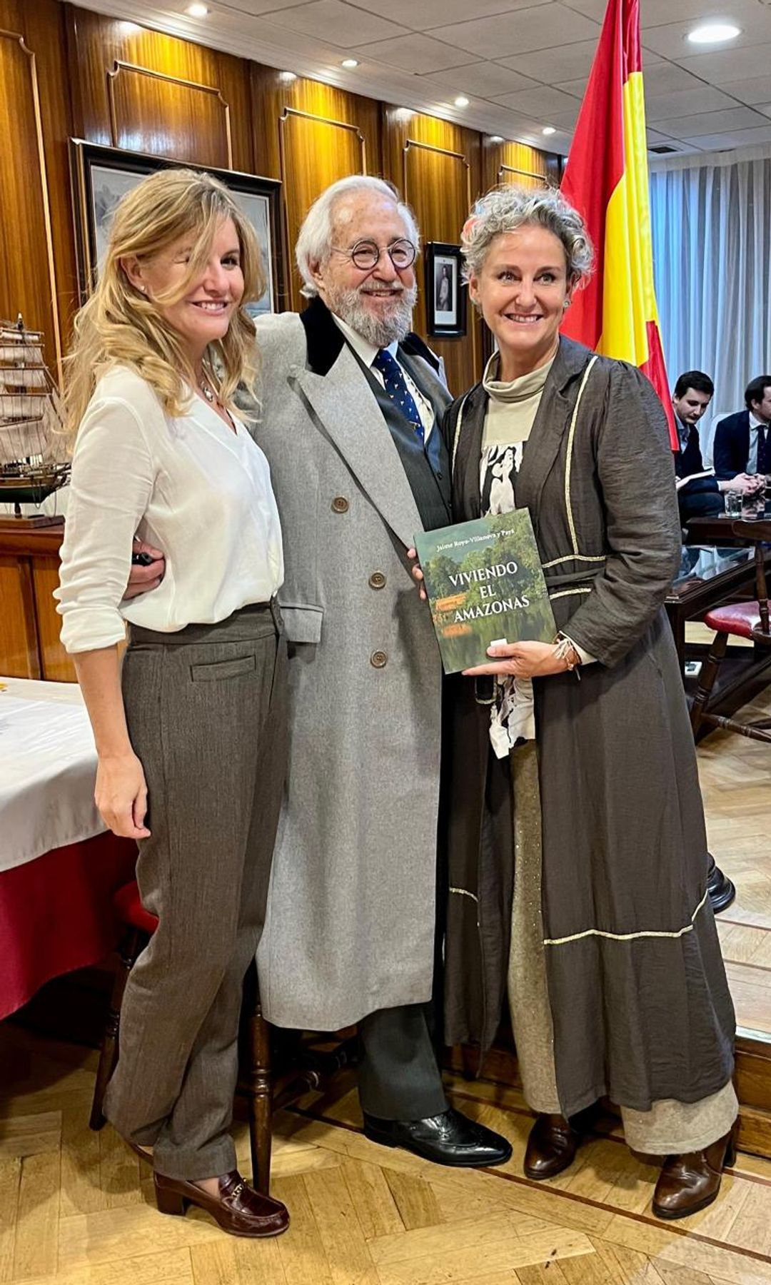 Múun Pámuk Jaime es el único hombre no jibaro nombrado por el Consejo Permanente Aguaruna-Huambisa. Trabajó codo con codo con los misioneros jesuitas y aportó ayuda económica para hacer una gran finca agropecuaria con plantas tropicales de otros países para mejorar su alimentación. También ha ayudado a fundar colegios internados, tanto para niños como para niñas.