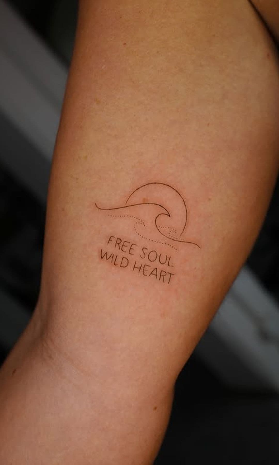 Tatuaje 'free soul, wild heart'