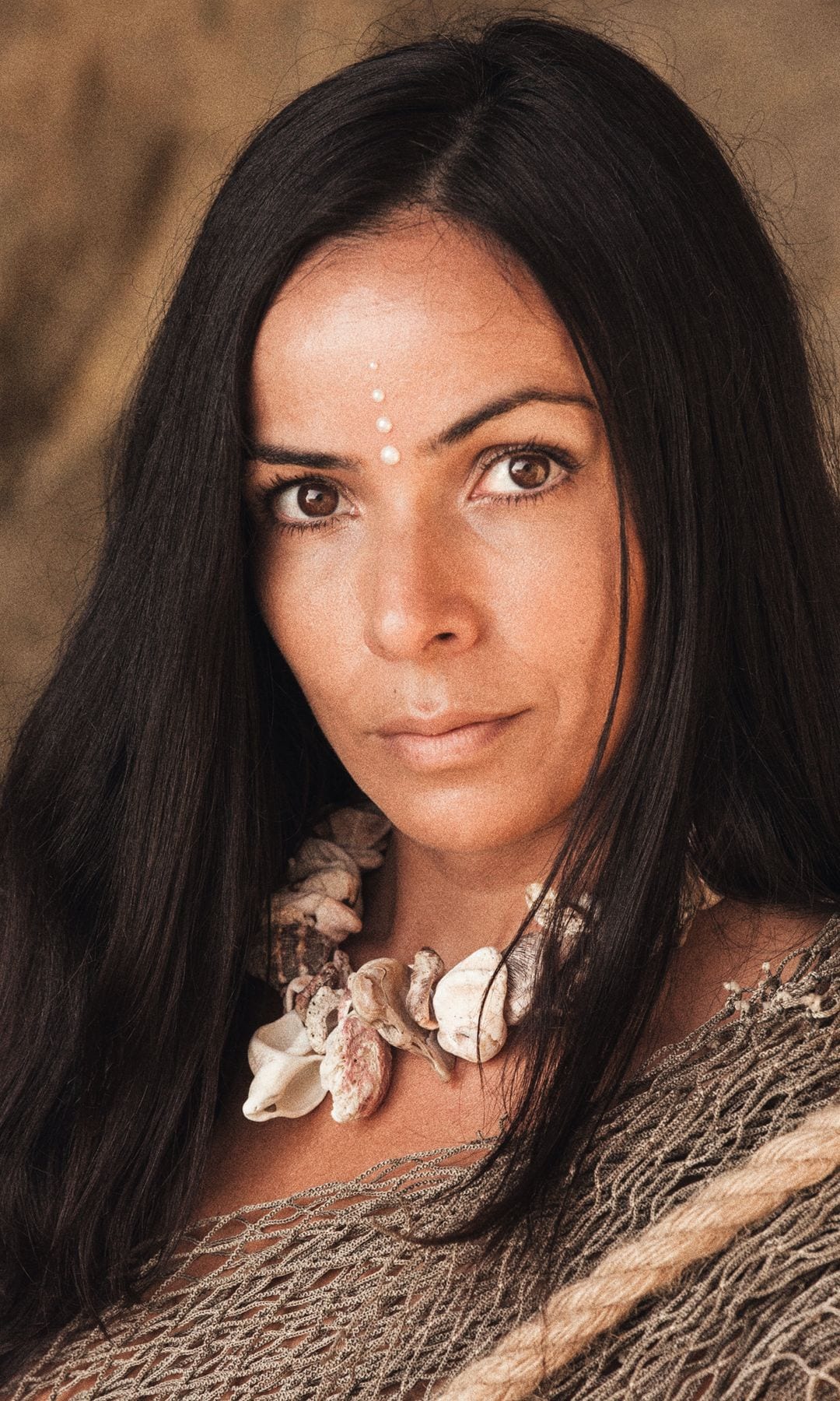 RAQUEL DEL ROSARIO CONFESIONES Y REFLEXIONES CON "¡HOLA!" EN SU REGRESO A LA MÚSICA TRAS DIEZ AÑOS DE SILENCIO