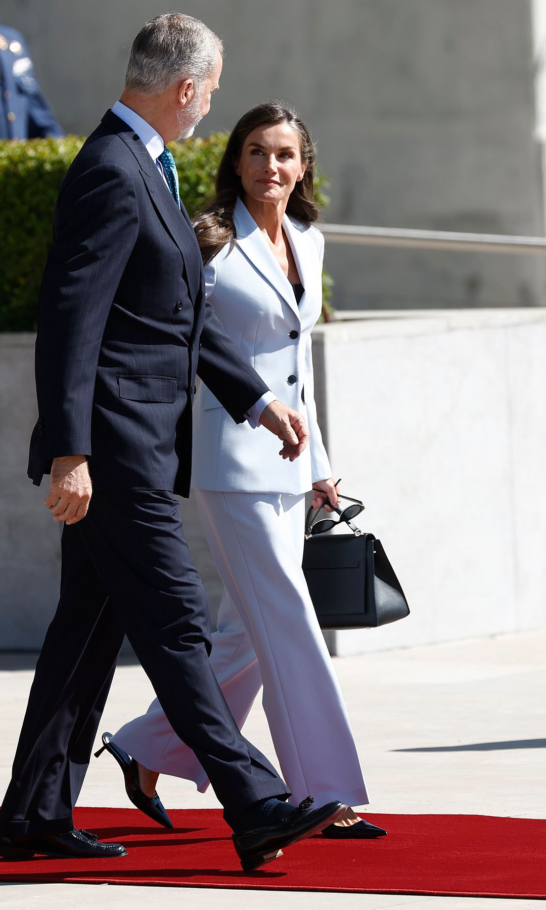 Los reyes Felipe y Letizia en su despedida antes del viaje de Estado a Egipto

