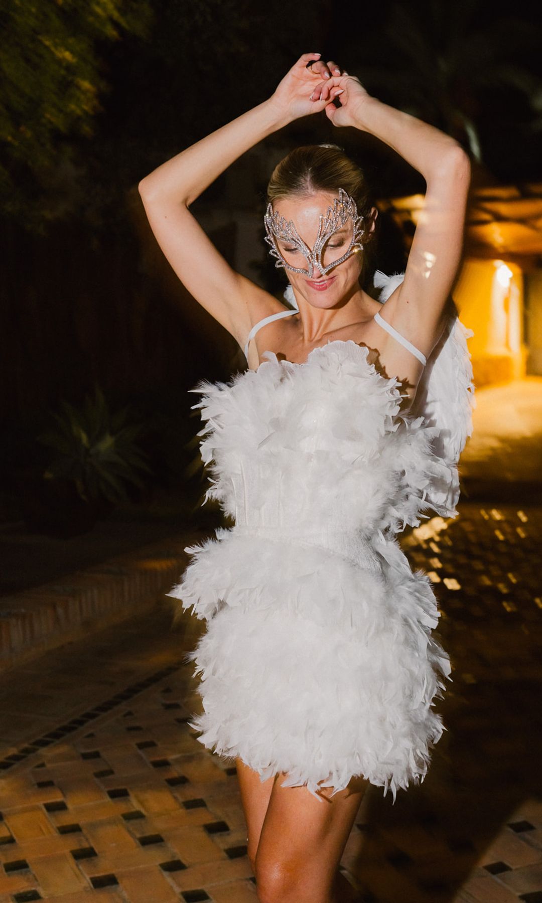 Segundo vestido de novia con plumas