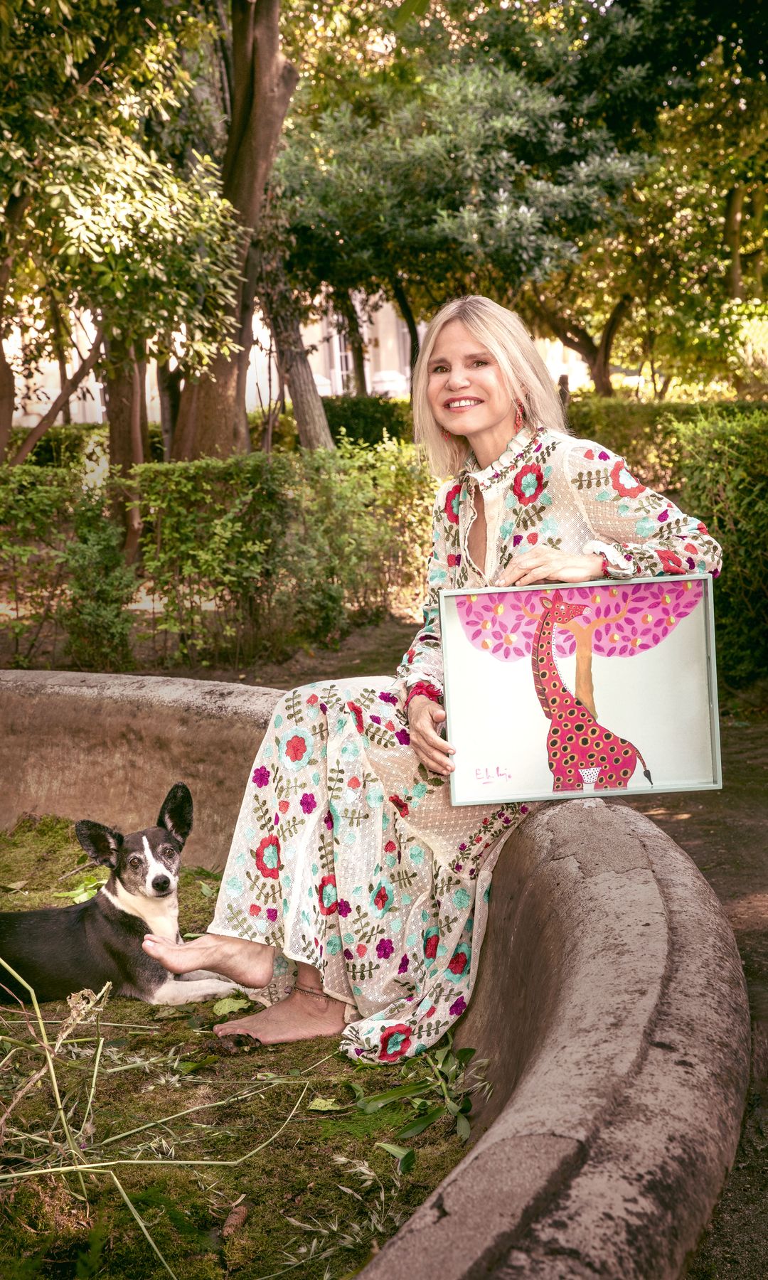 Pintar le da a Eugenia "momentos de paz y tranquilidad" en casa, rodeada de sus perros