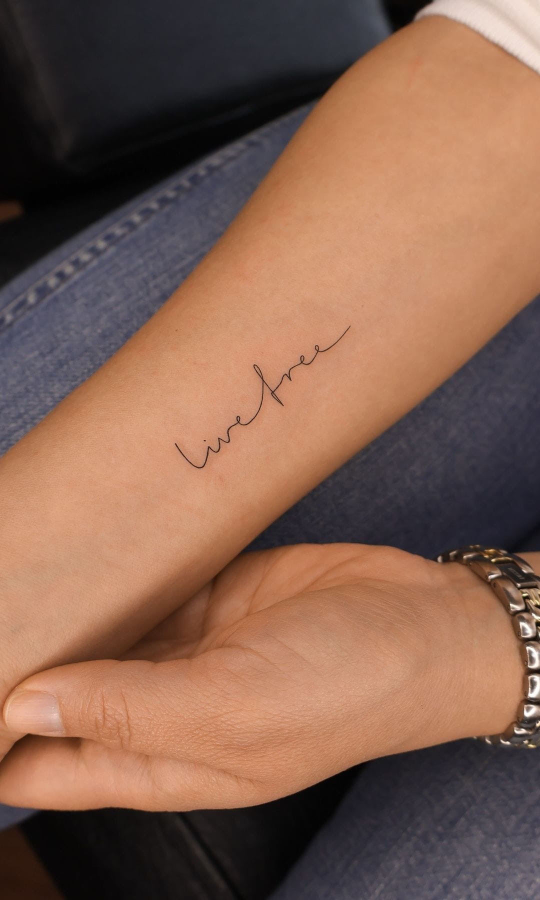 Tatuaje 'live free'