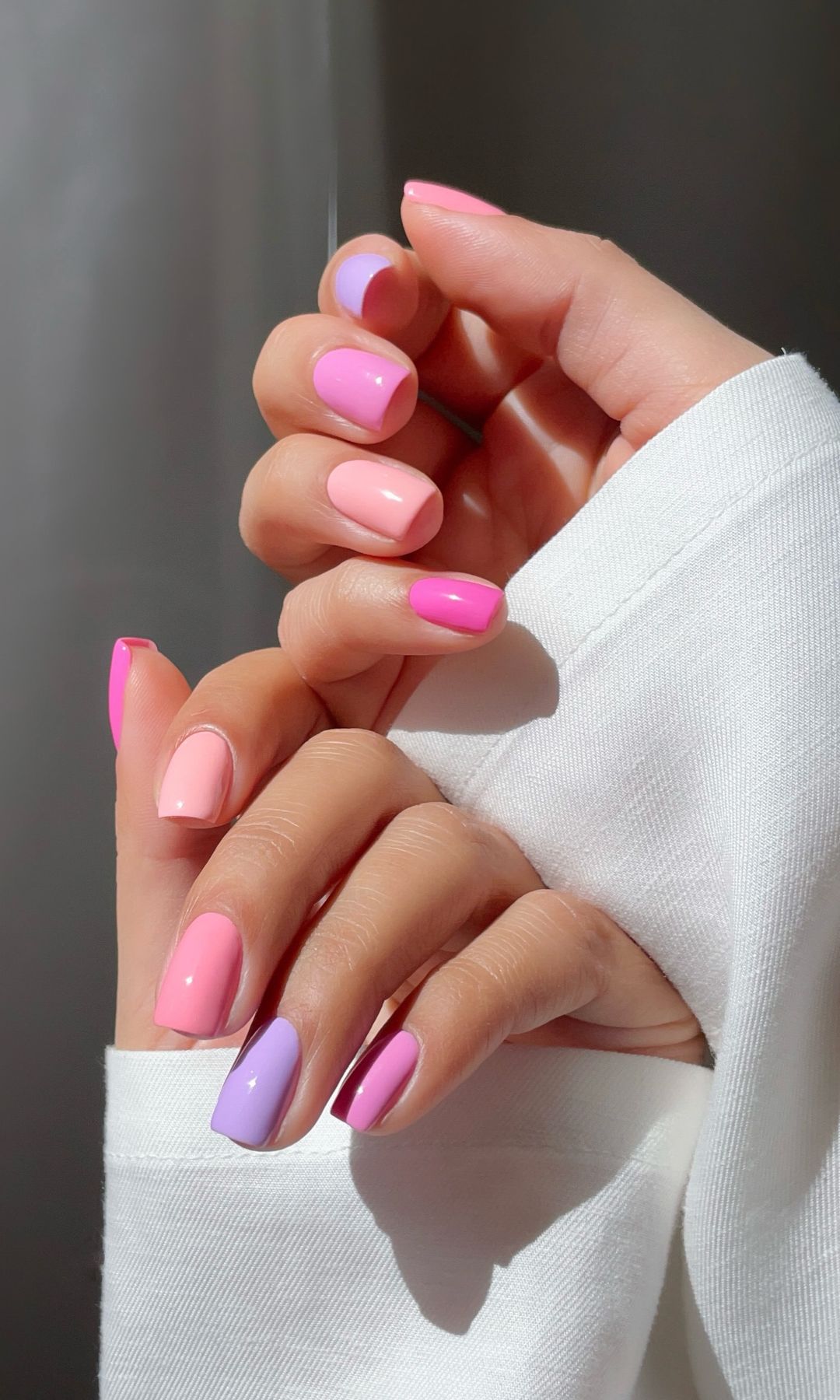Manicura en tonos rosas 