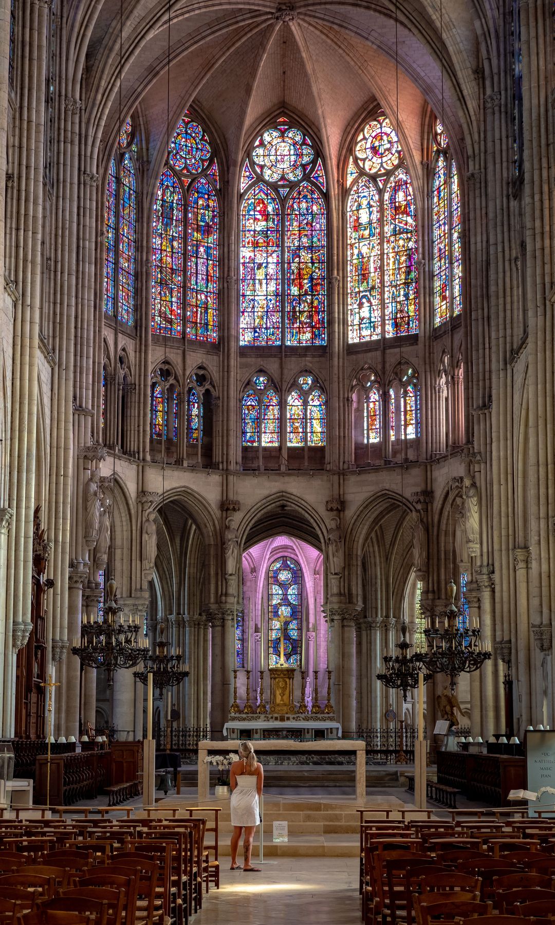 Vidrieras de la catedral de la ciudad medieval de Troyes, Francia.