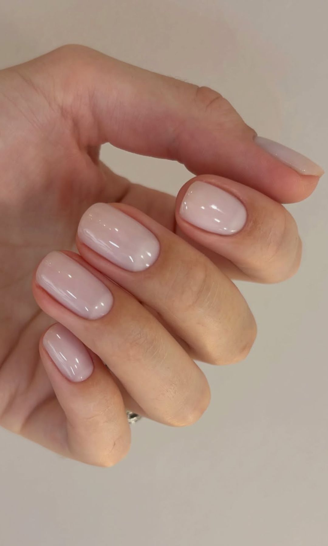 Manicura natural en color natural