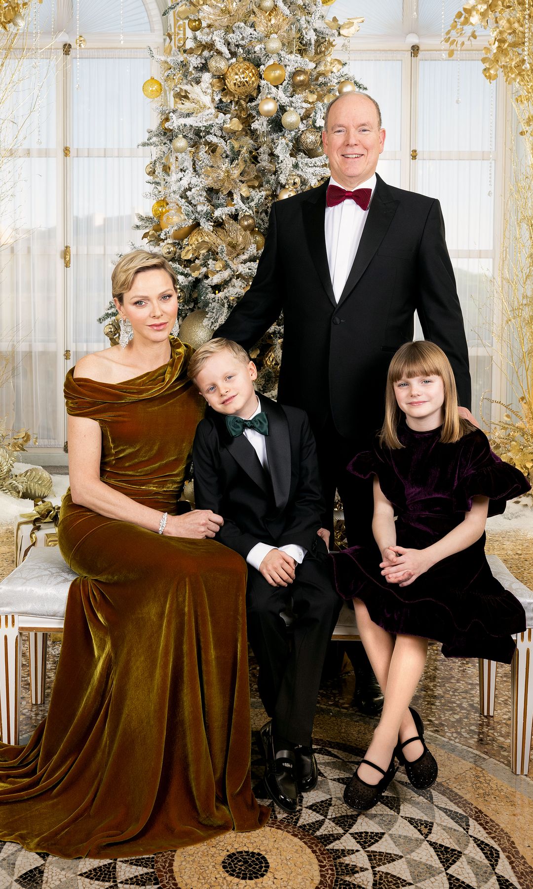 Alberto de Mónaco con Charlène y sus hijos