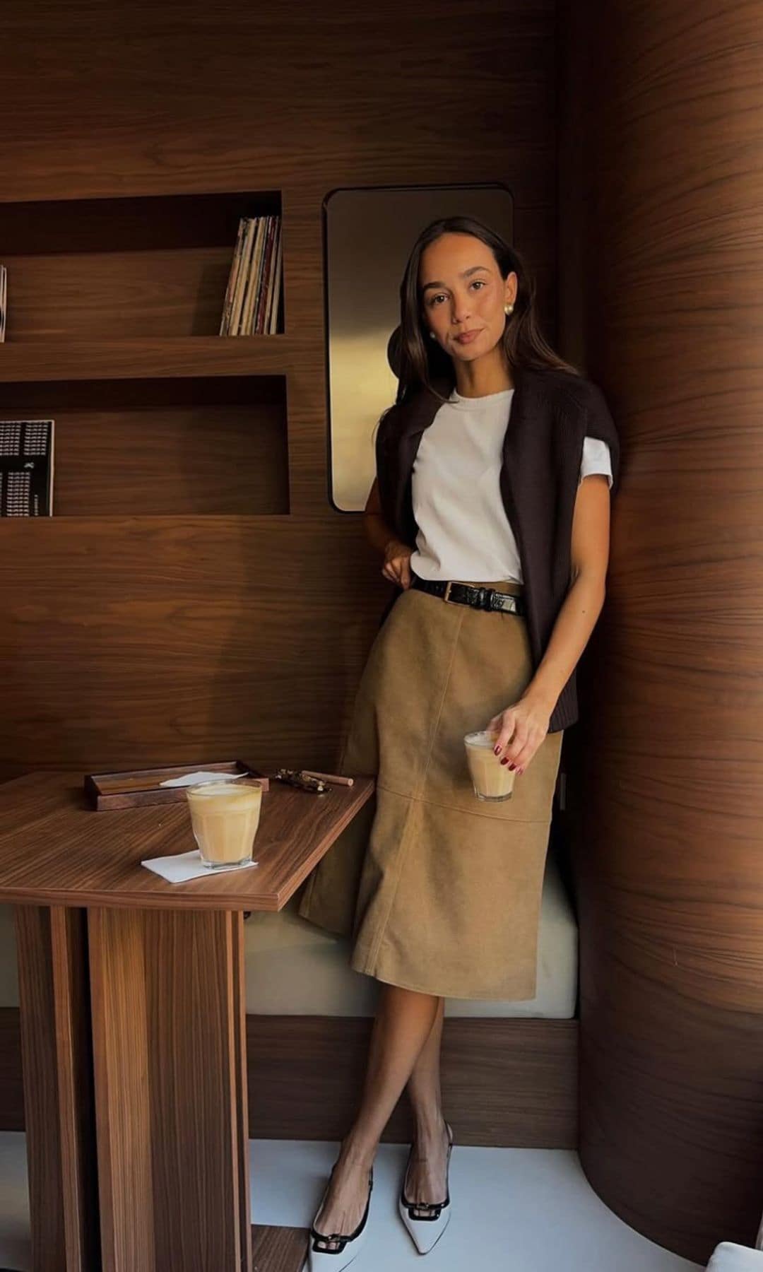 ¡HOLA! Fashion 7 prendas blancas que necesitas en tu armario de invierno según Blanca Arimany para crear looks elegantes