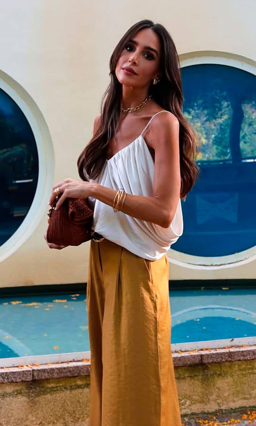 Rocío Osorno rescata el pantalón que llevaban nuestras madres y que arrasará en los eventos de otoño