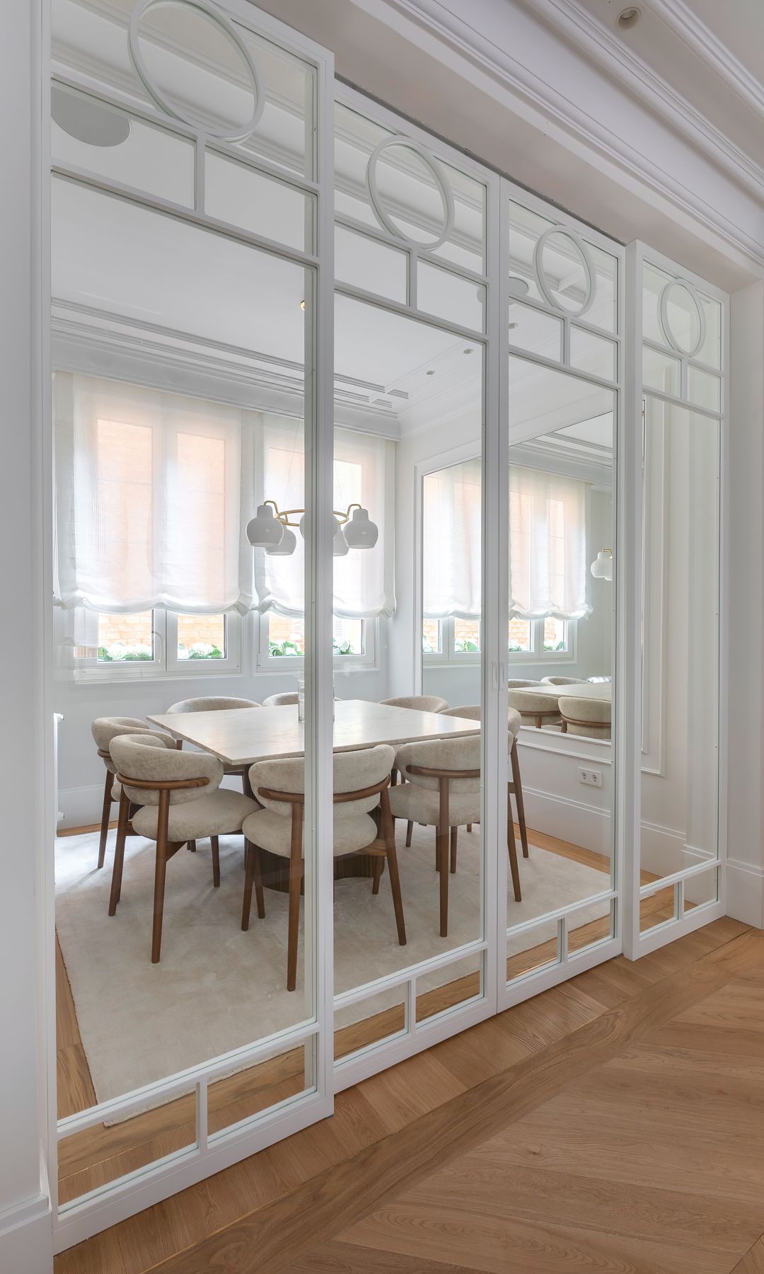 Comedor aislado con cerramiento de cristal