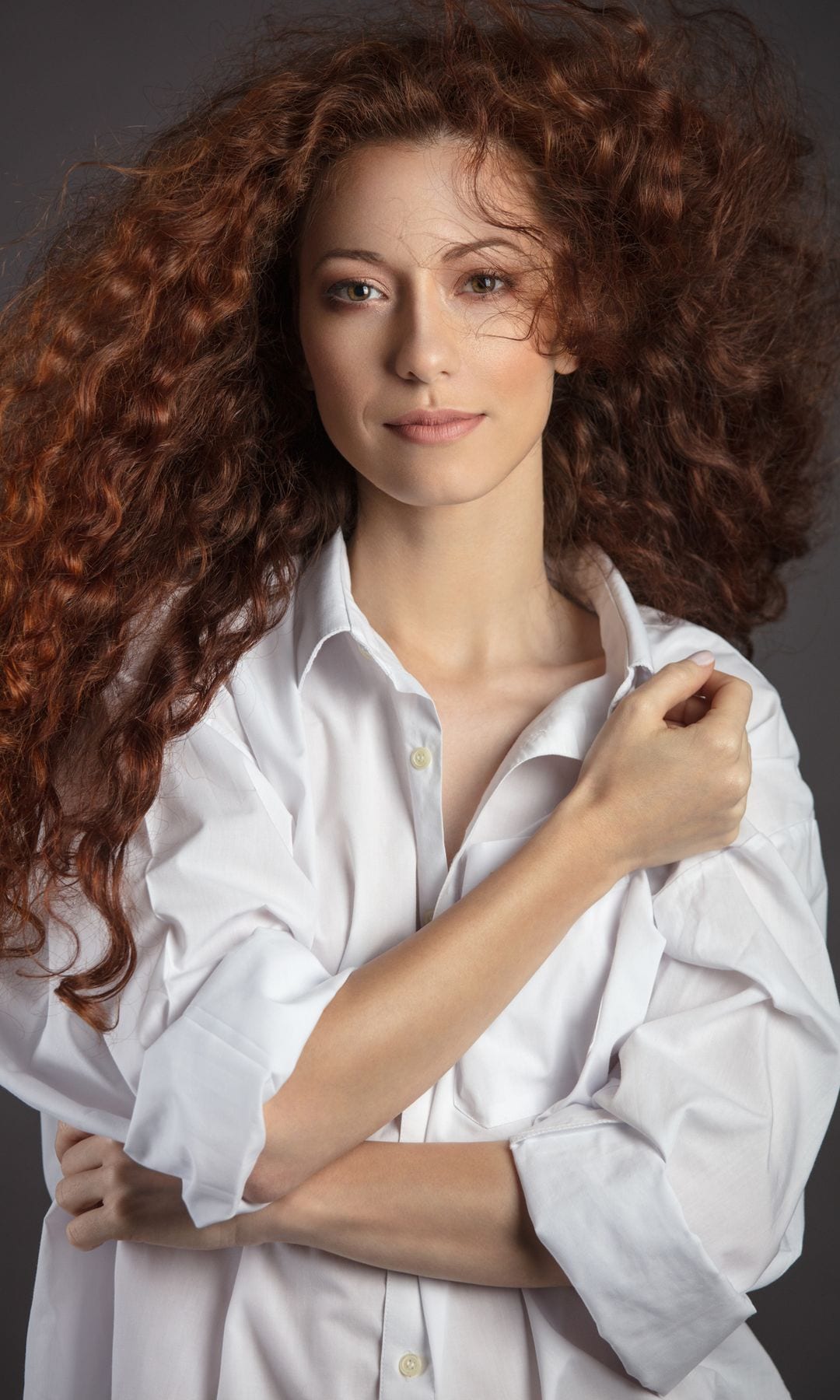  Mujer con rizos