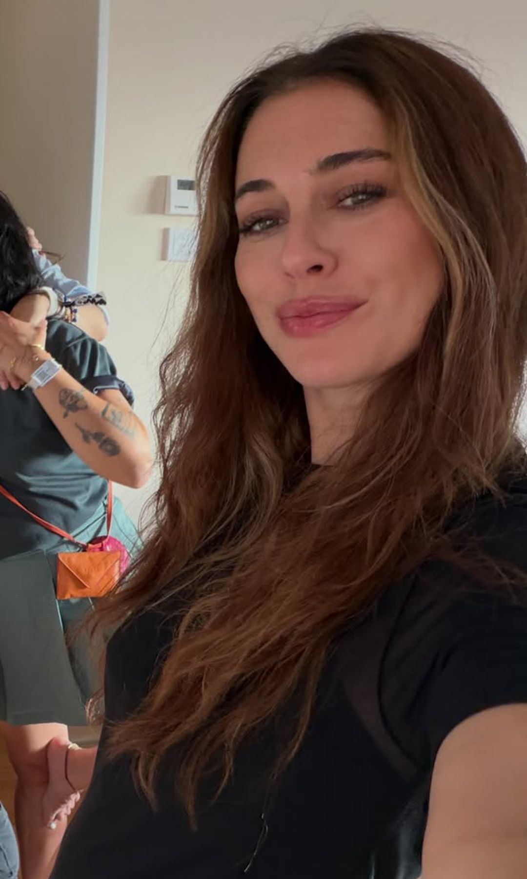 Blanca Suárez con maquillaje de ojos intenso y mirada definida
