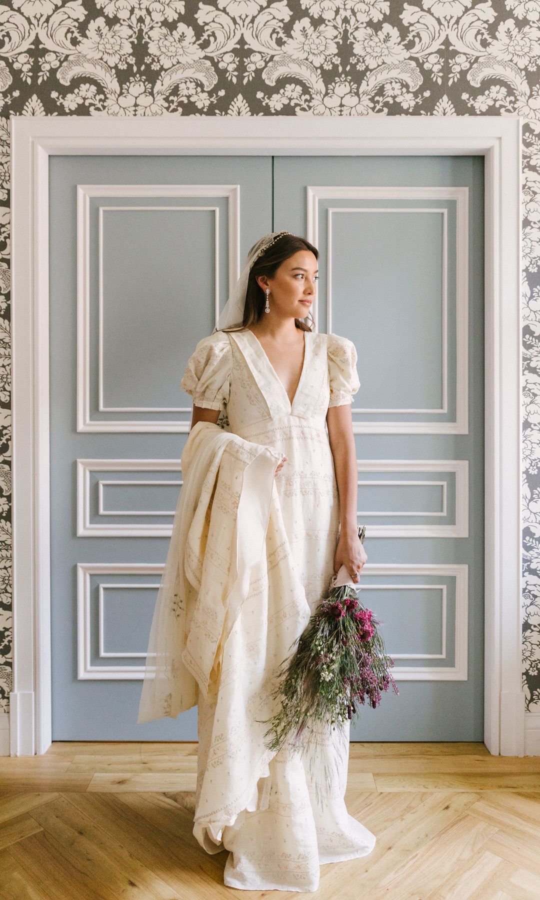 Diana con vestido de novia 'prêt-à-porter' de Alejandra Valero