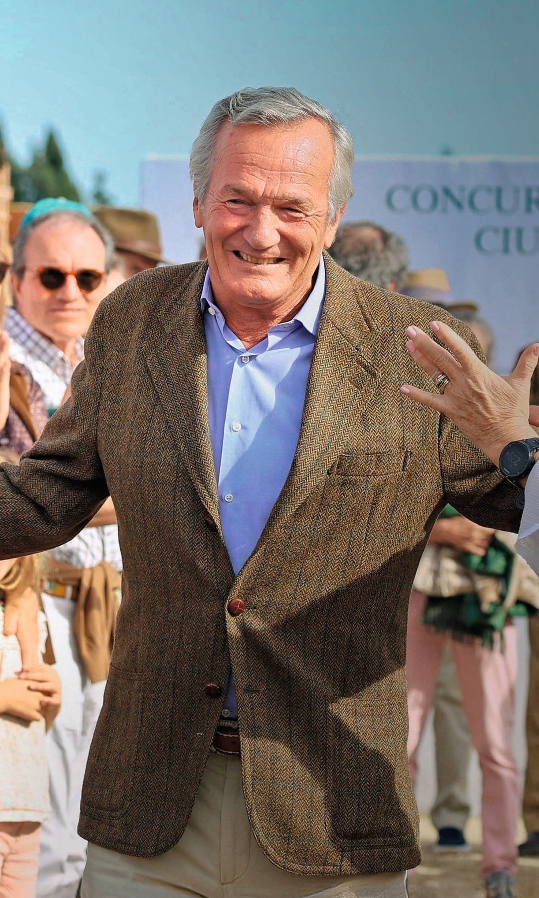 Luis Astolfi pletórico en el Real Club Pineda, de Sevilla, tras recibir un homenaje a su trayectoria como jinete por parte del propio club y del Ayuntamiento de Sevilla