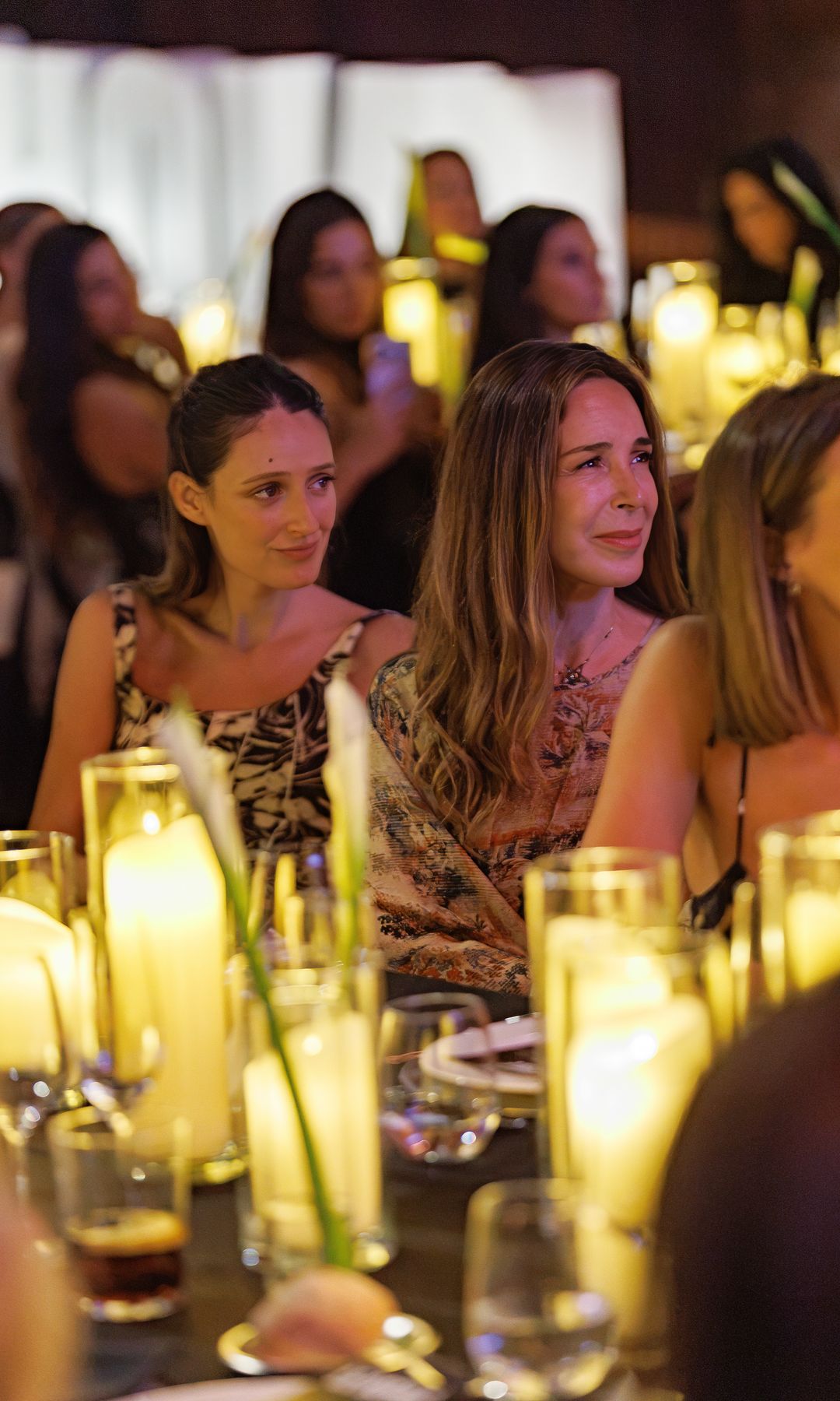 Lydia Bosch y su hija, emocionadas disfrutando de Le Défilé