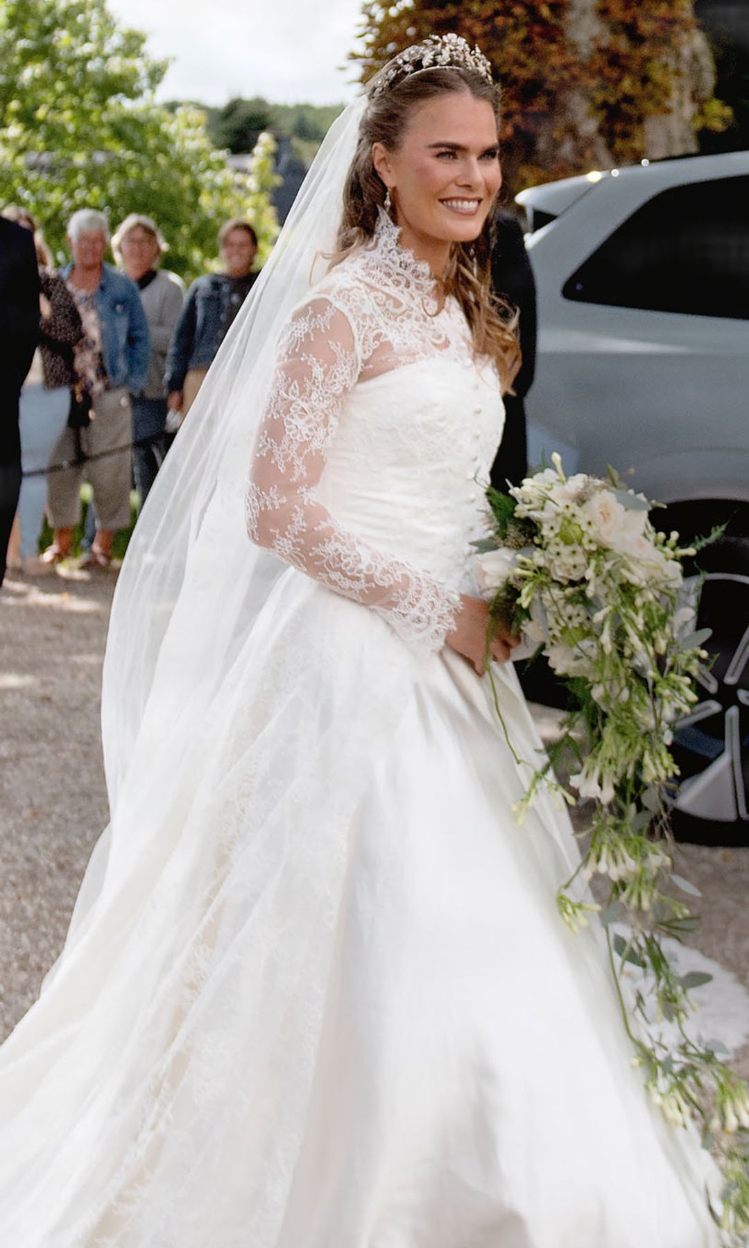 Un retrato de la novia, Cecilie Juhl, enfundada en su vestido blanco