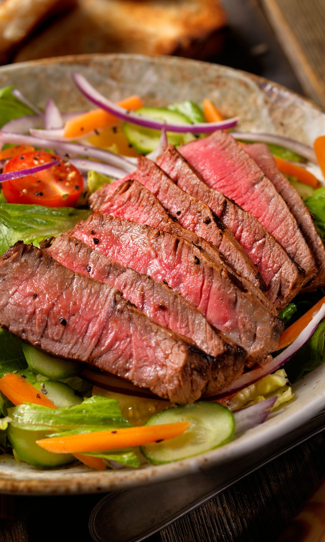 Solomillo con ensalada