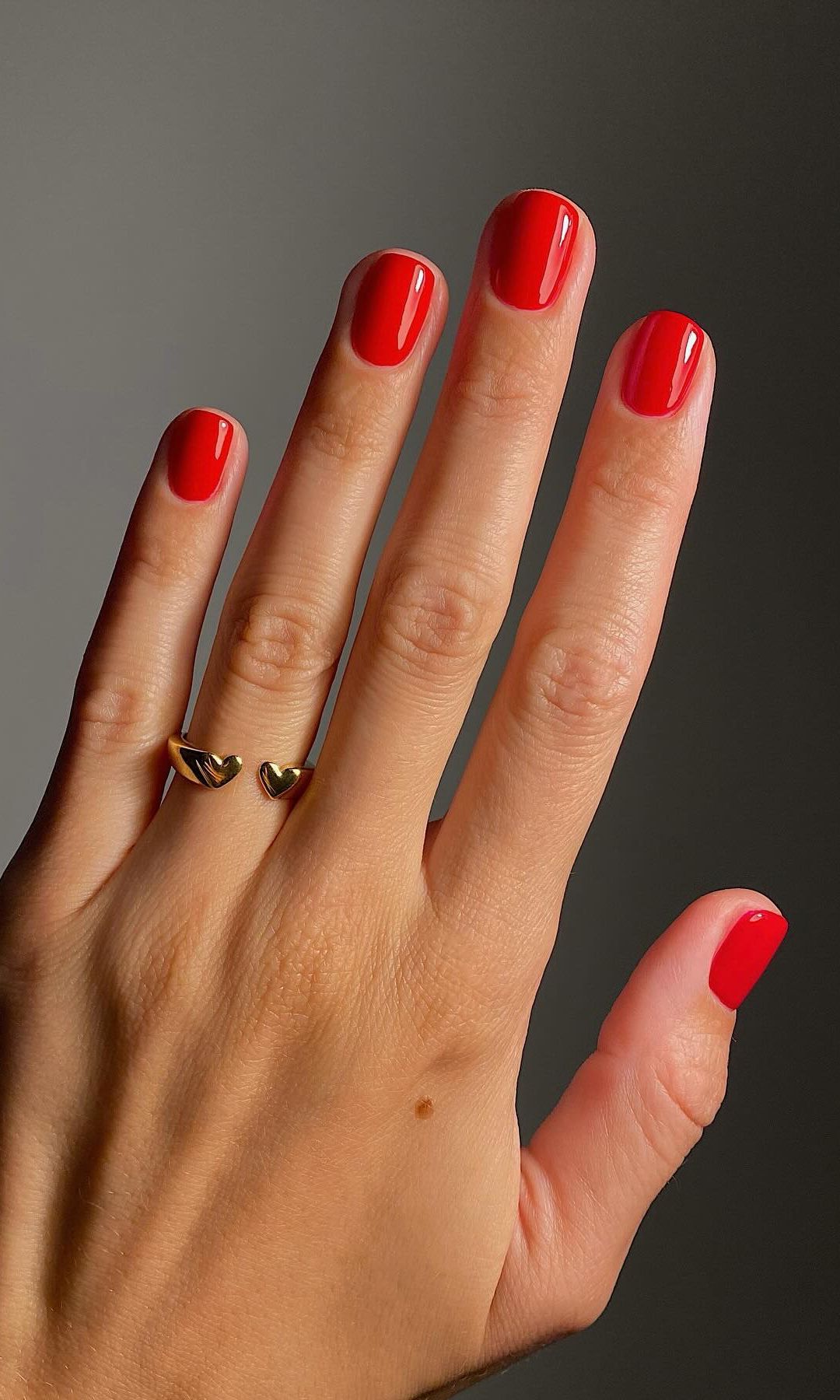 Manicura roja clásica