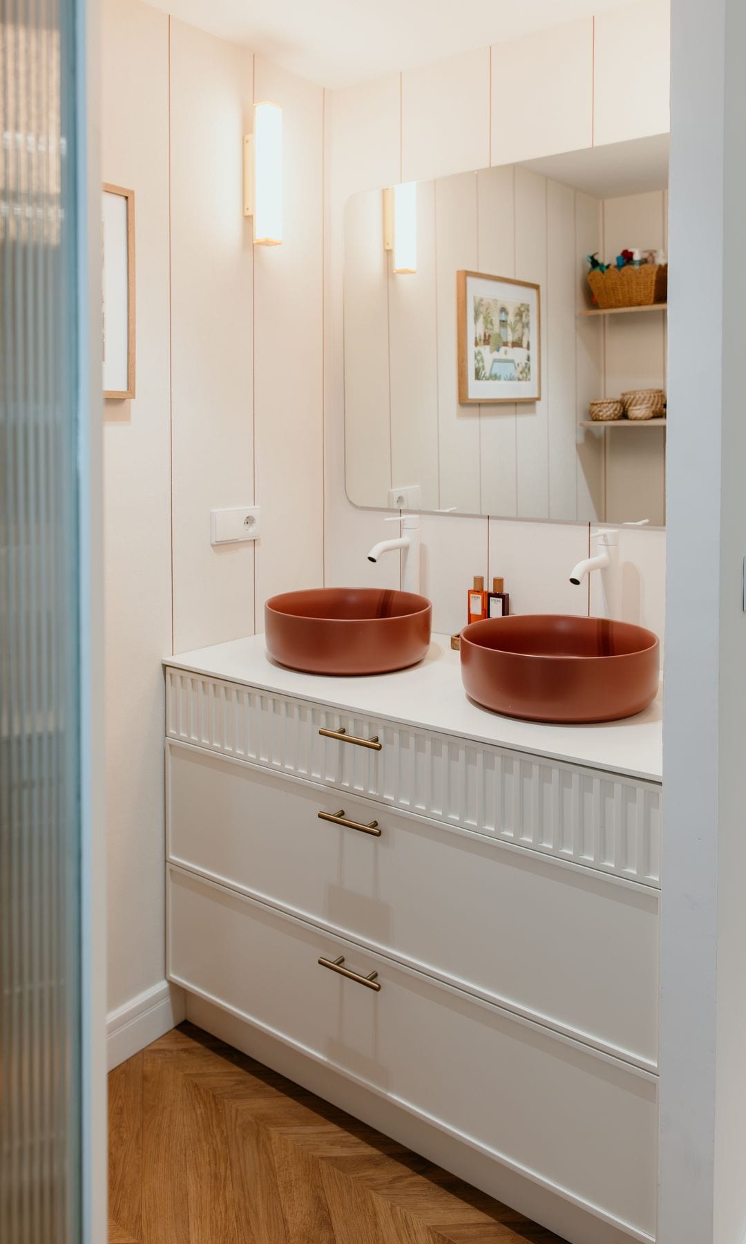 Baño en suite: mueble de lavabo