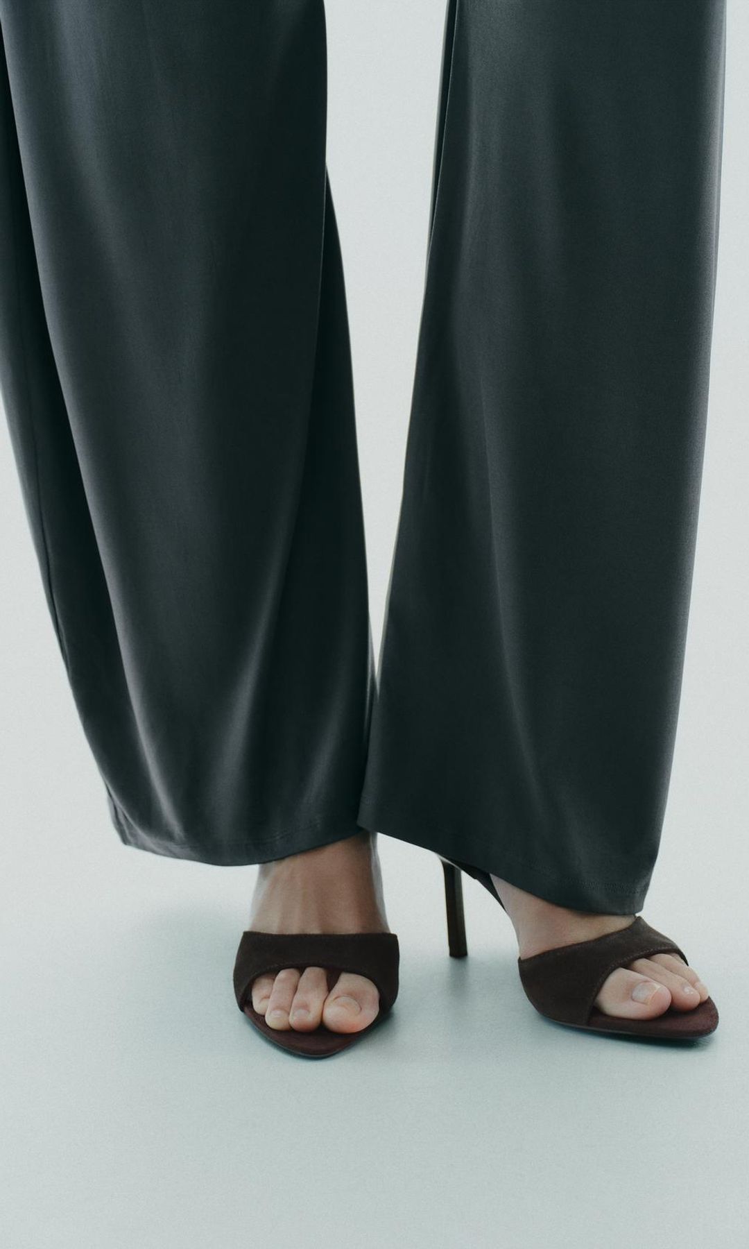 Sandalia tacón Zara marzo 2026