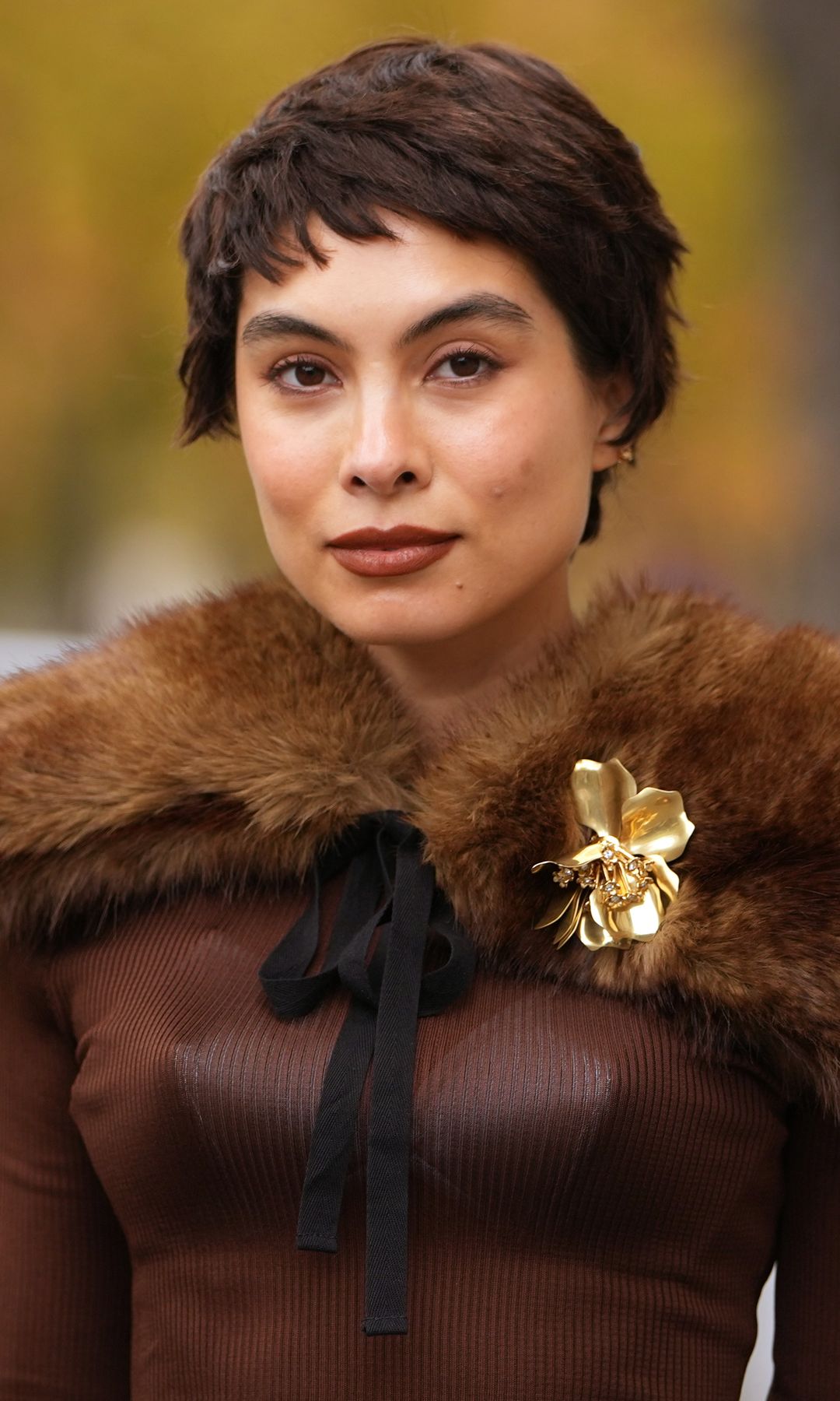 Mujer con pelo corto