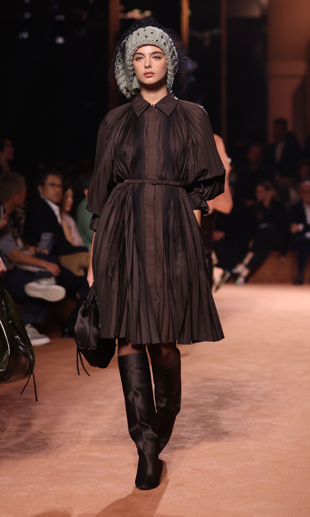 Deva Cassel desfilando para Fendi Otoño/Invierno 2026