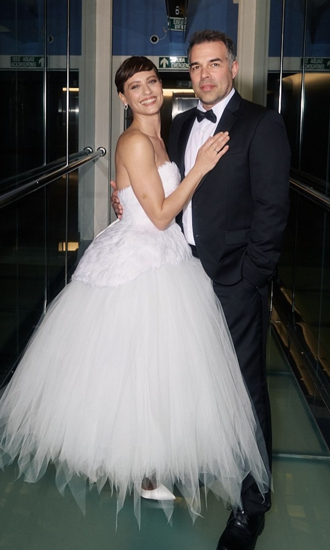 Michelle Jenner y Hugo Stuven en los Goya