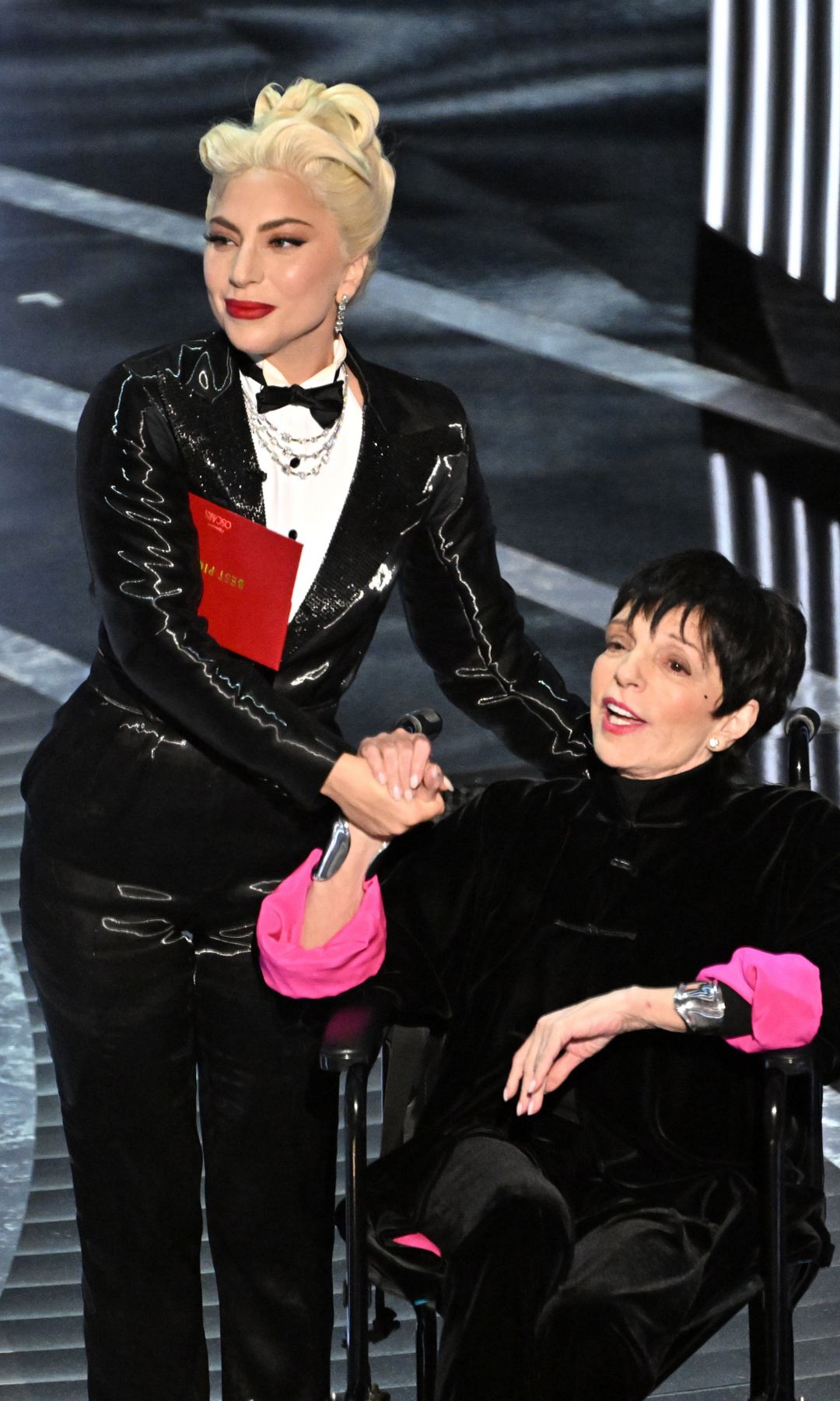 Liza Minnelli y Lady Gaga juntas en el escenario