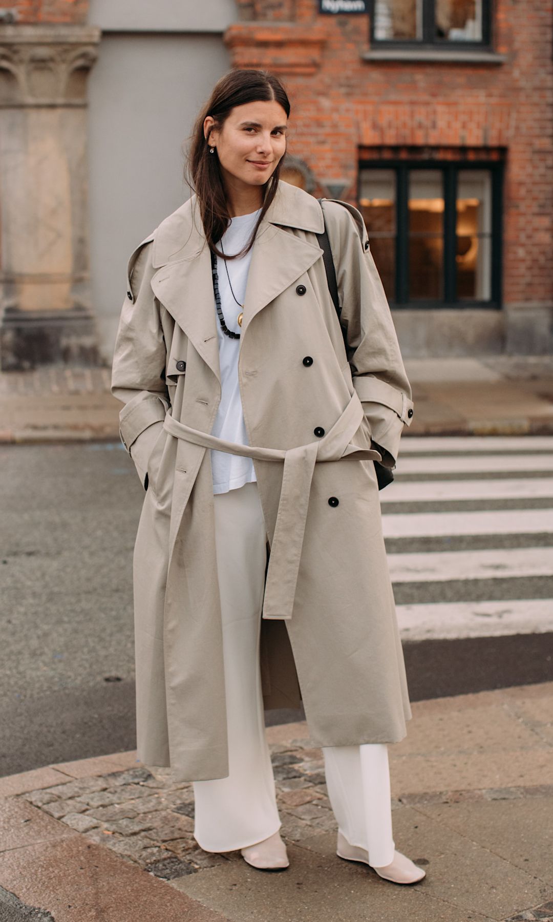 Look con gabardina