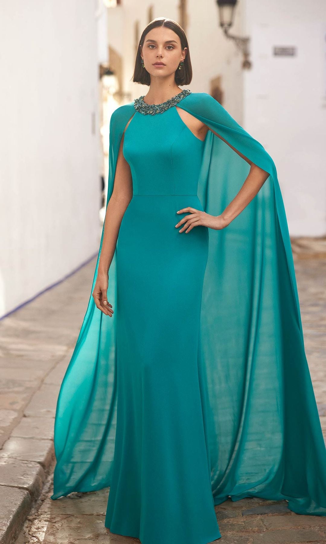 10 vestidos de madrina lisos que además de ser sencillos y elegantes estilizan la figura 