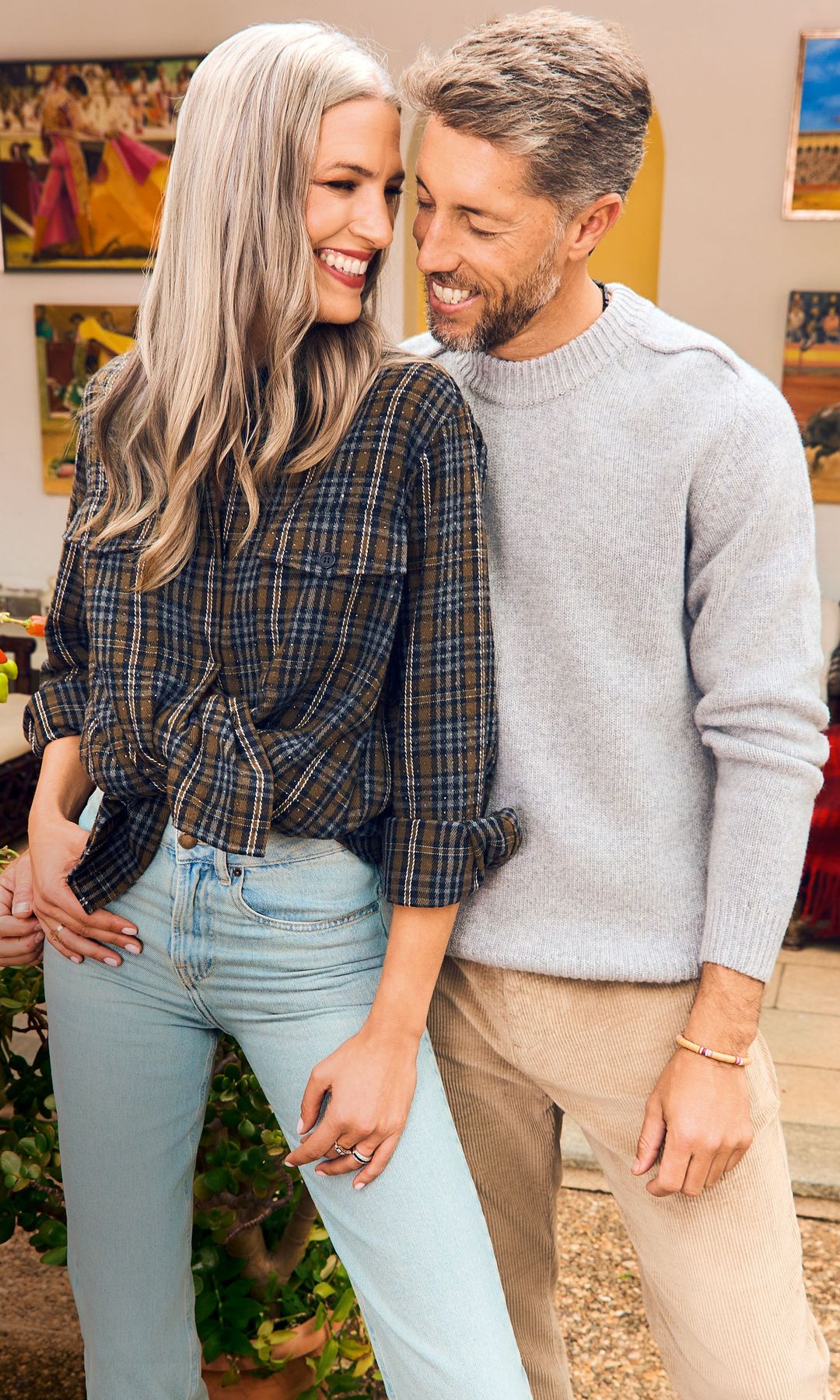 Laura Sánchez y Manuel Escribano en su casa de Sevilla