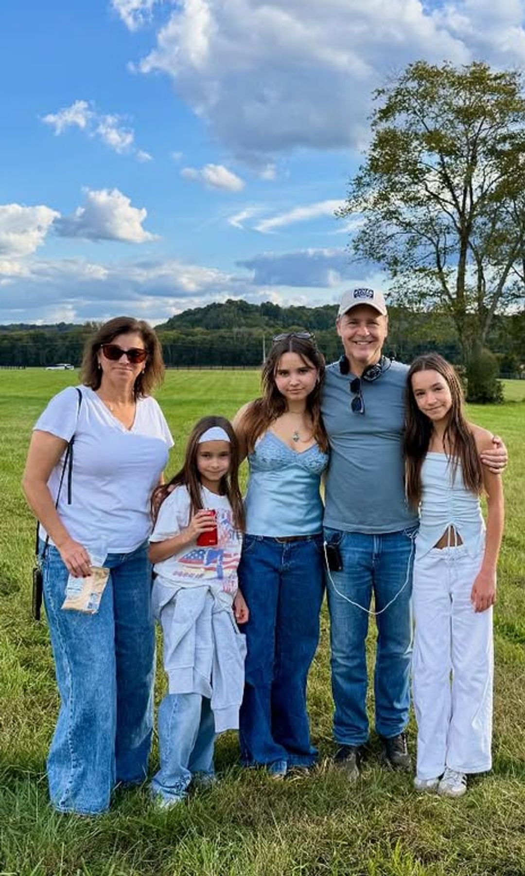 Fiona era la segunda de las tres hijas de Chad Lowe y Kim Painter, que también son padres de Mabel, de 17 años, y Nixie, de 10 Markdown pegado