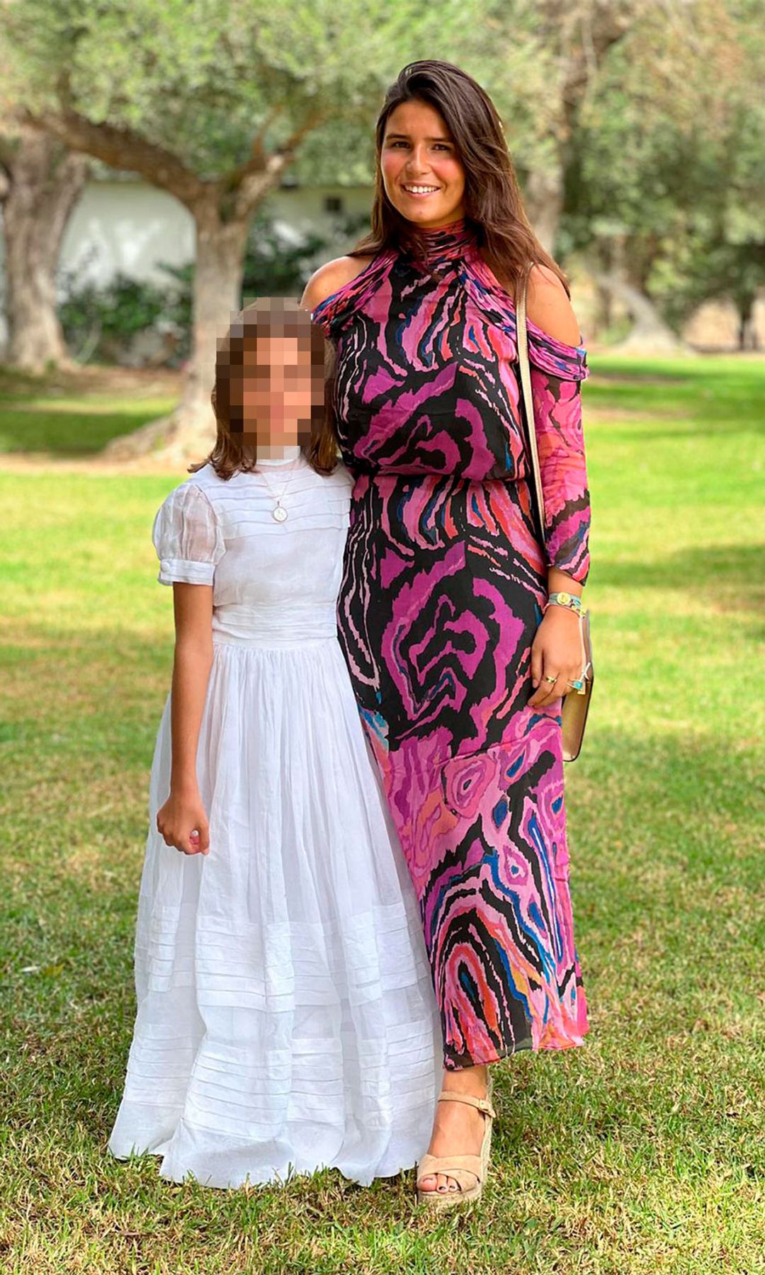 Tana Rivera, en la comunión de su hermana (octubre de 2024)