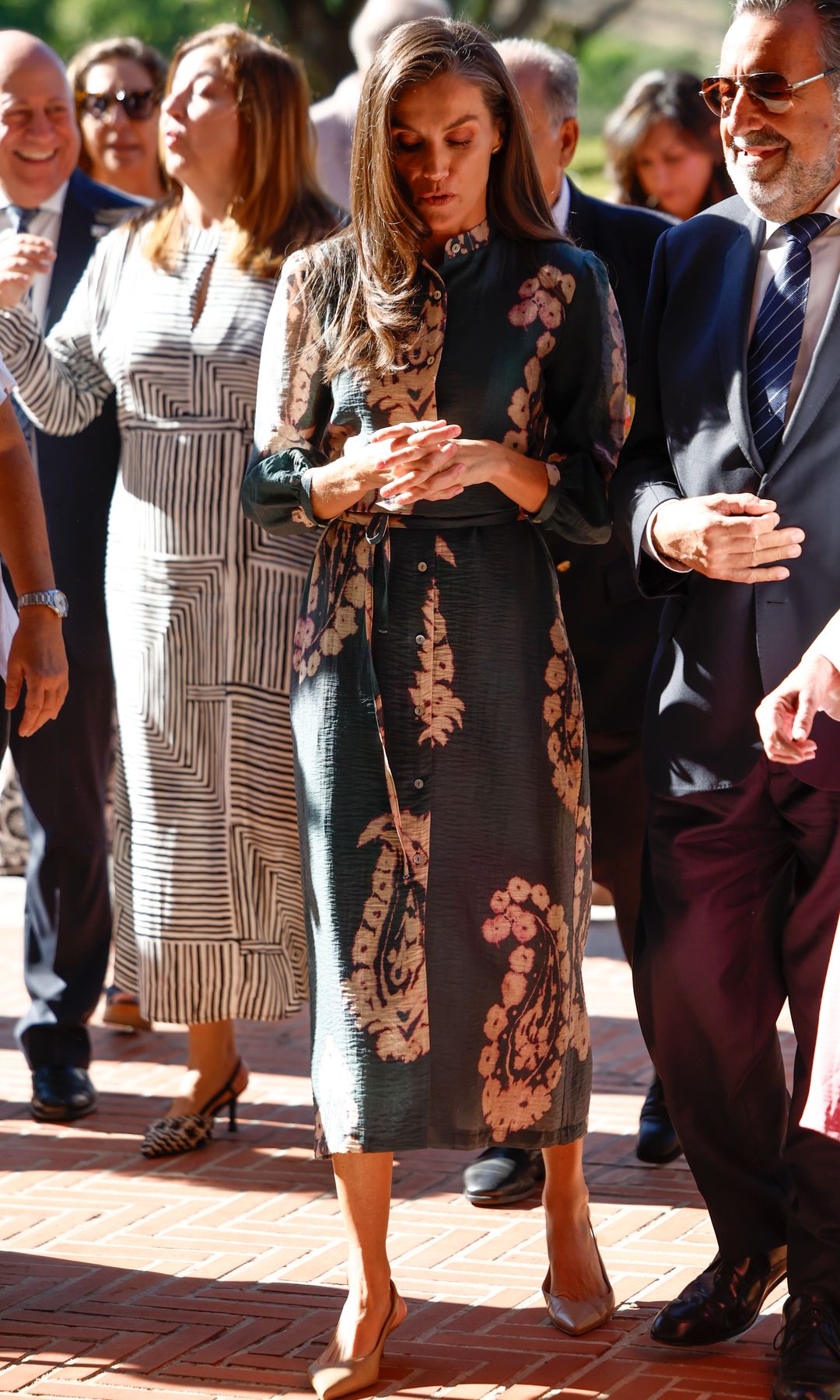 La reina Letizia con vestido de estampado floral en Zarzuela