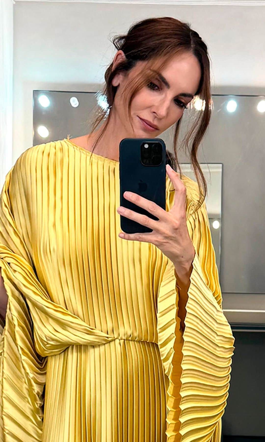 El vestido túnica de Eugenia Silva, un look de invitada con historia: 'Se lo vi a Barbara Lennie y me enamoré'