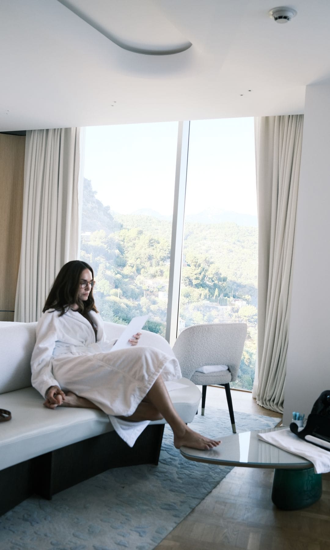 Eugenia durante el rodaje de su próximo proyecto internacional junto con Lancaster que saldrá en 2026. Durante ese shooting recibió la triste noticia del fallecimiento de Giorgio Armani