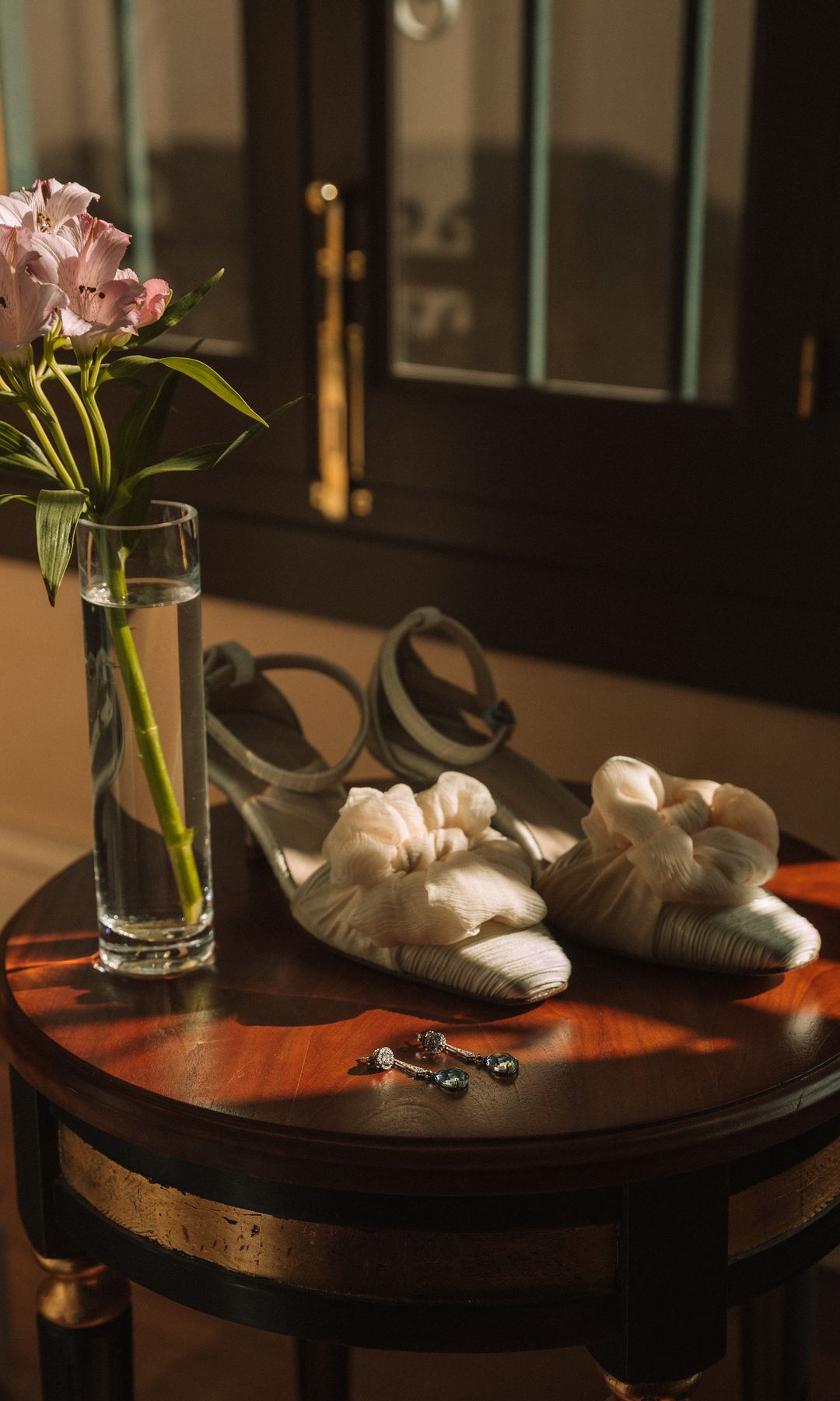 Zapatos de novia románticos con lazo
