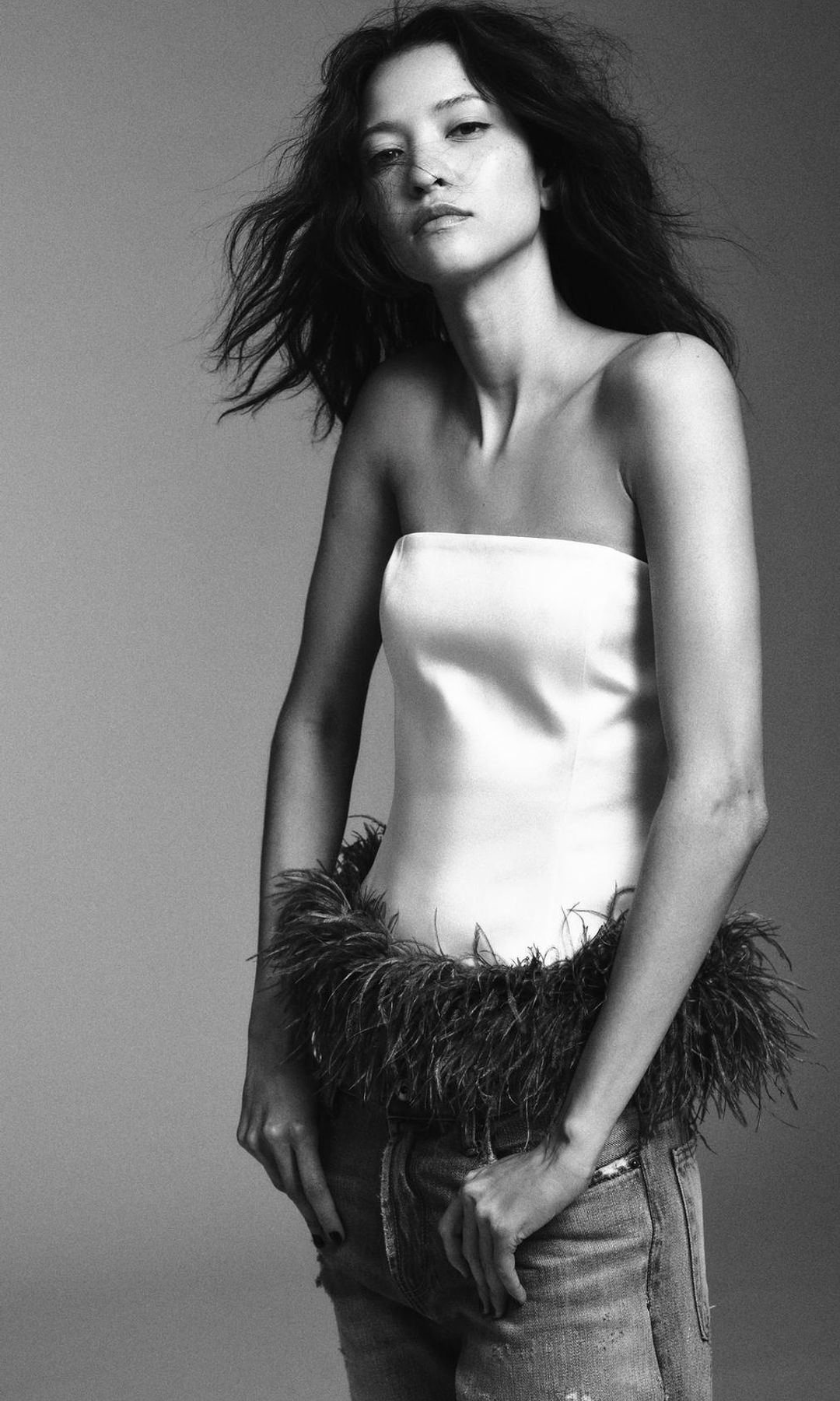 Tops especiales de Zara para llevar con vaqueros estas navidades y ser la más elegante, como Tamara Falcó