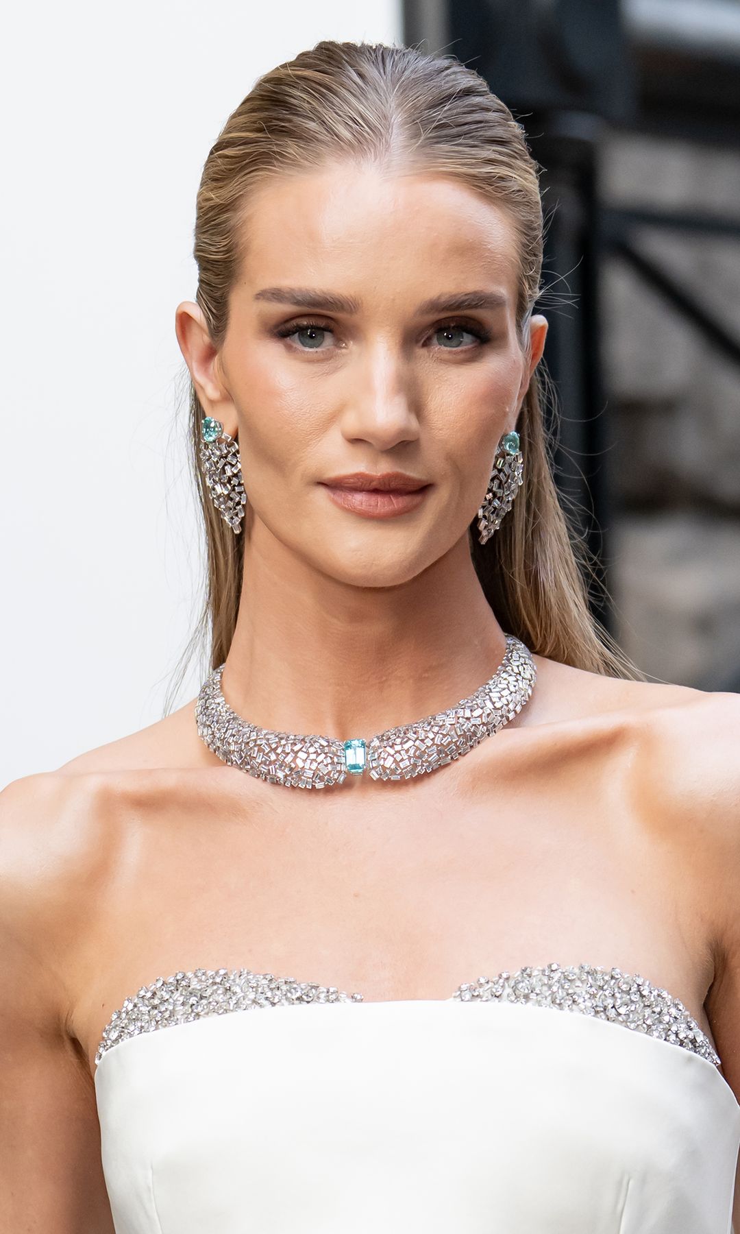 Rosie Huntington cejas rectas