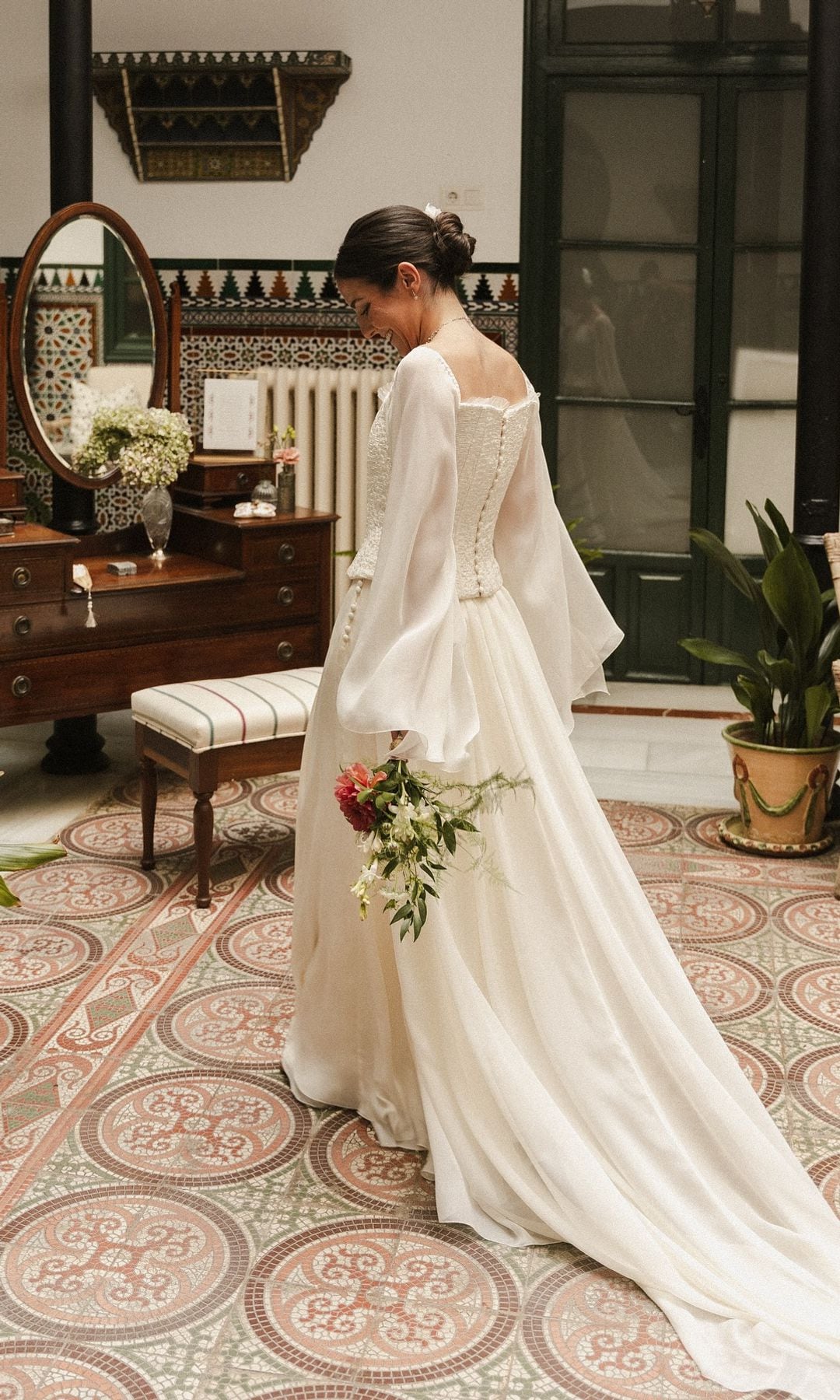 Vestidos de novia con mangas medievales andalucía