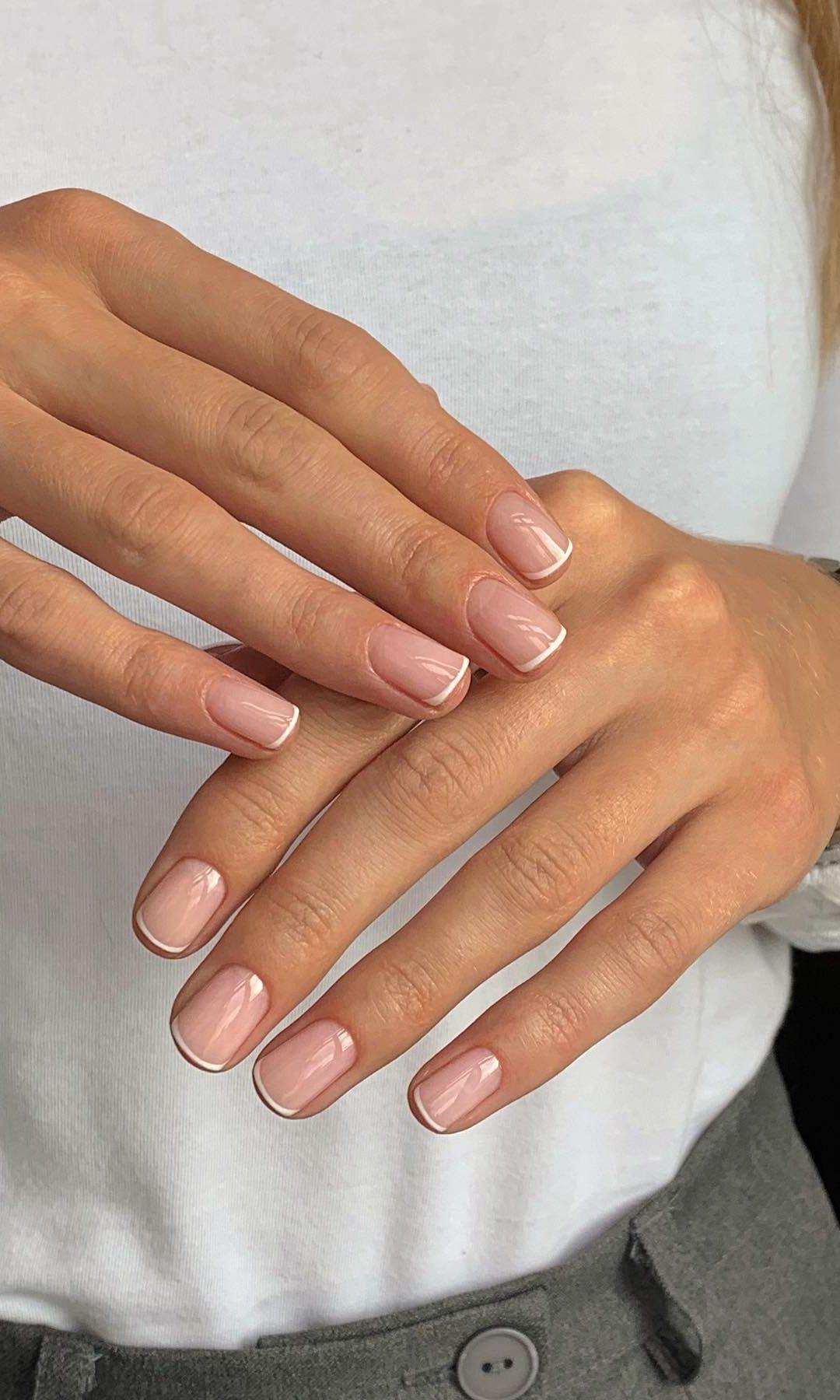 Manicura micro francesa